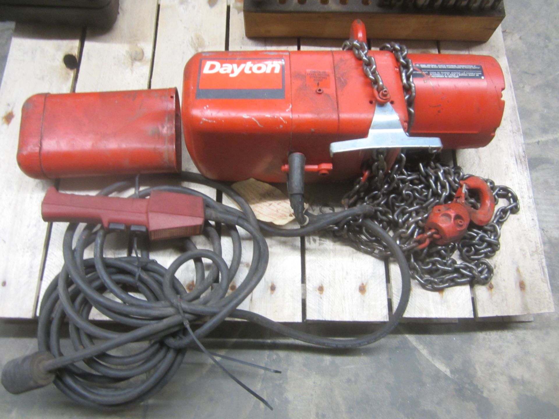 Dayton 1 Ton Electric Hoist, Pendant Control, 3 Phase