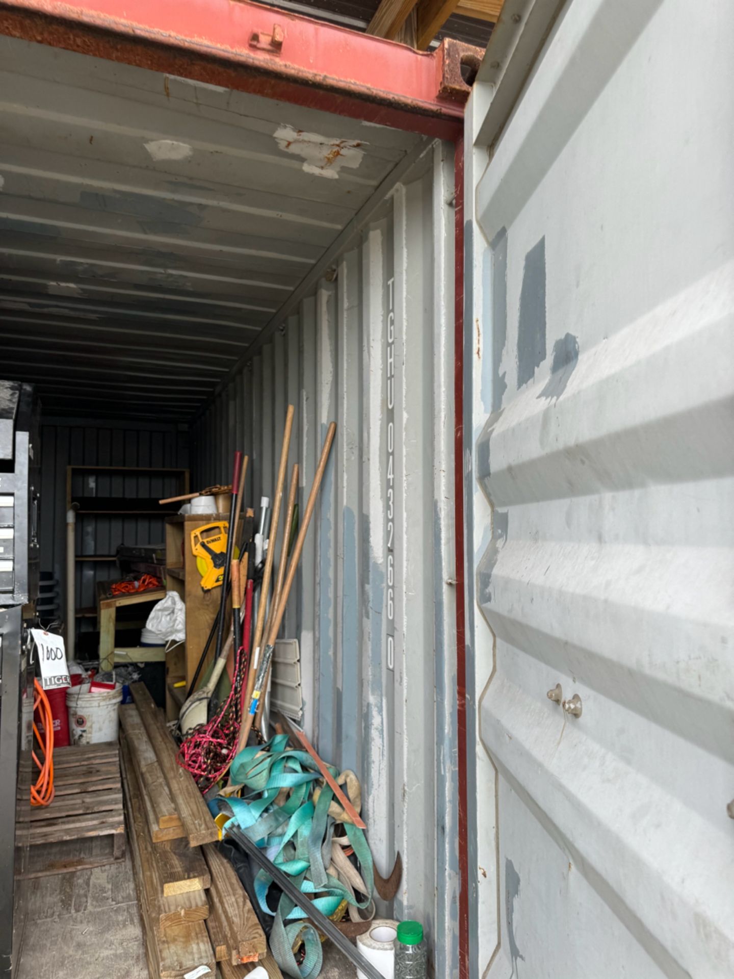 Lot 20' Shipping Container - Image 5 of 25