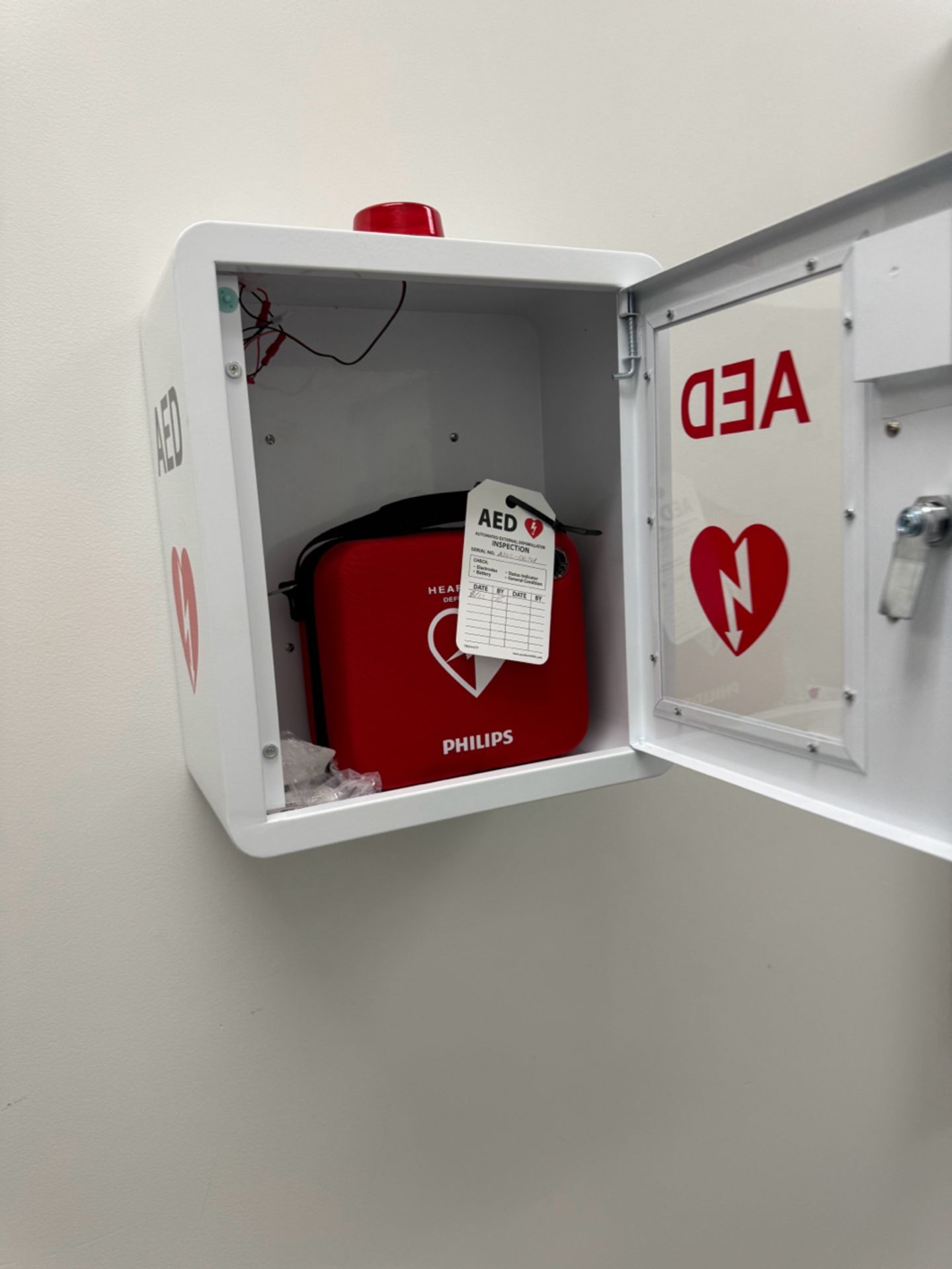 AED Unit - Image 2 of 2