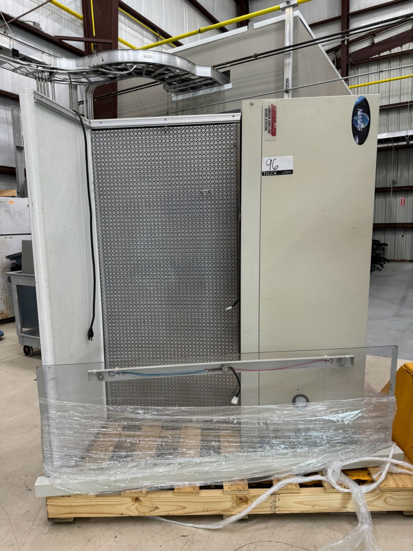 2007 Nuaire Laminar Airflow Work Station