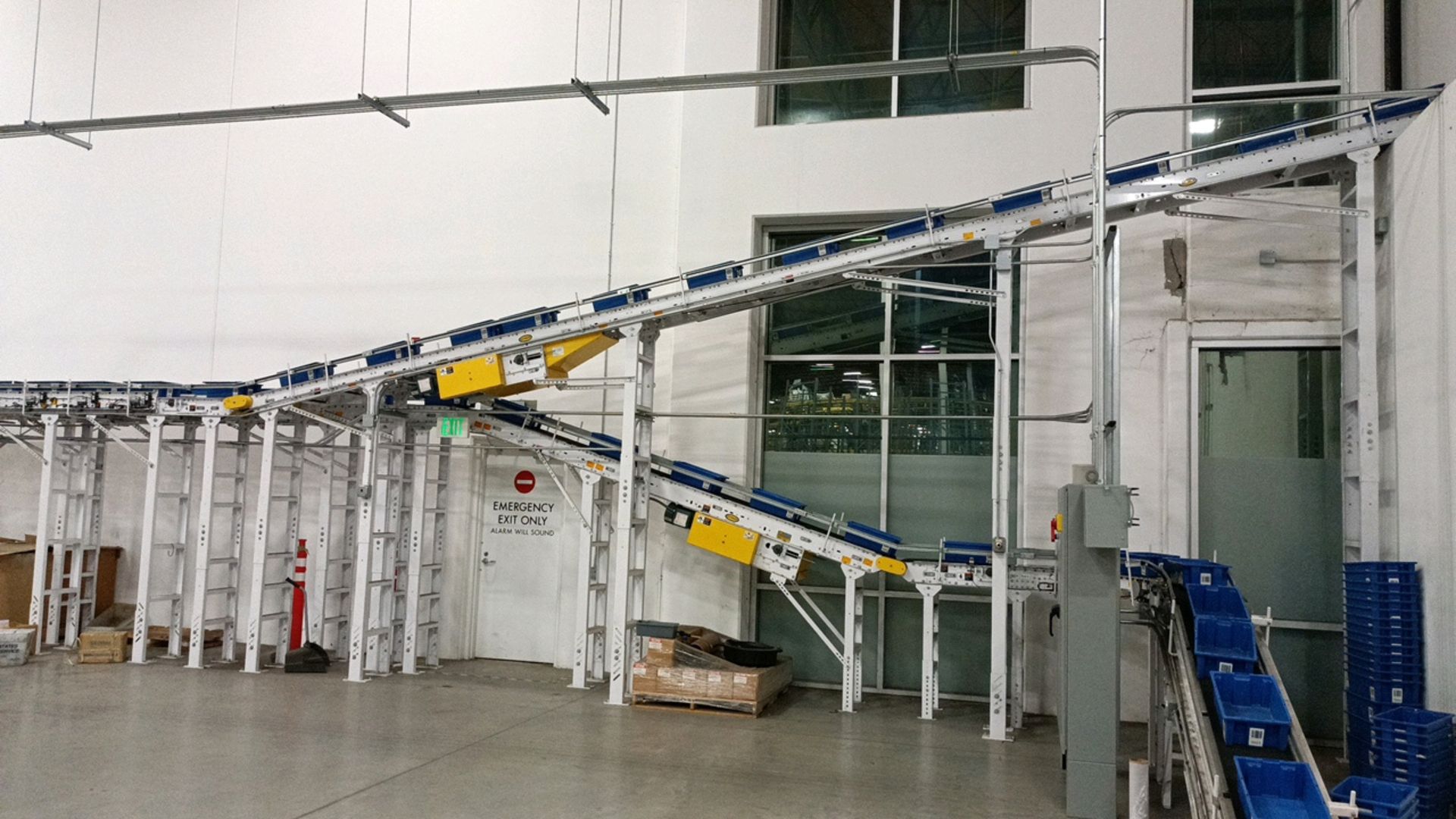 Hytrol Conveyor System - Image 3 of 42