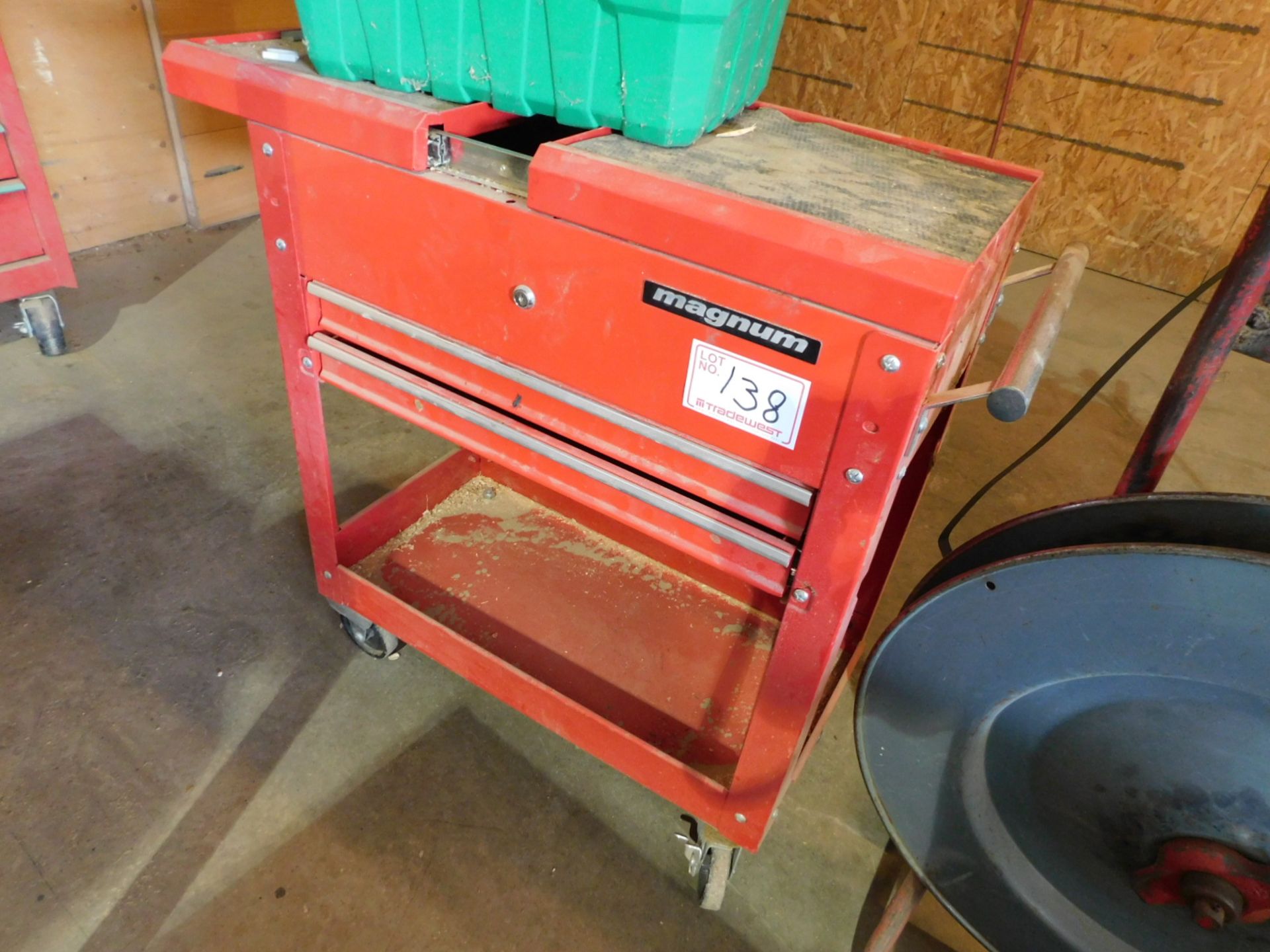 MAGNUM ROLLING TOOL BENCH