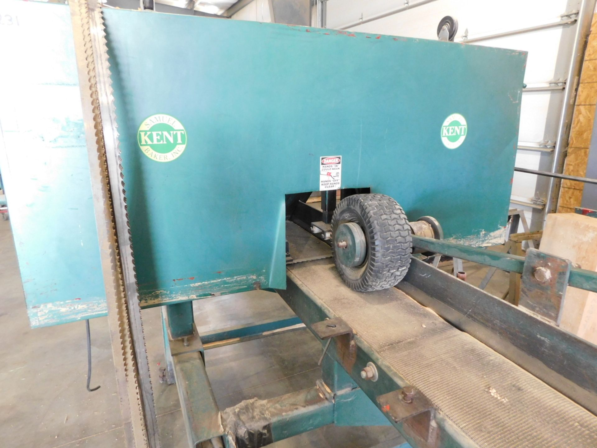 KENT BAKER HORIZONTAL RESAW, 11" BELT, STOP/START & DISCONNECT, 30 HP, 575V, HOLD DOWN ROLL, SPARE - Image 3 of 8