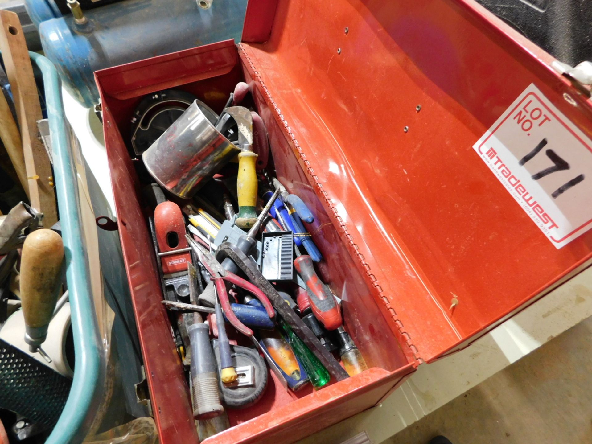BOX OF ASSORTED TOOLS
