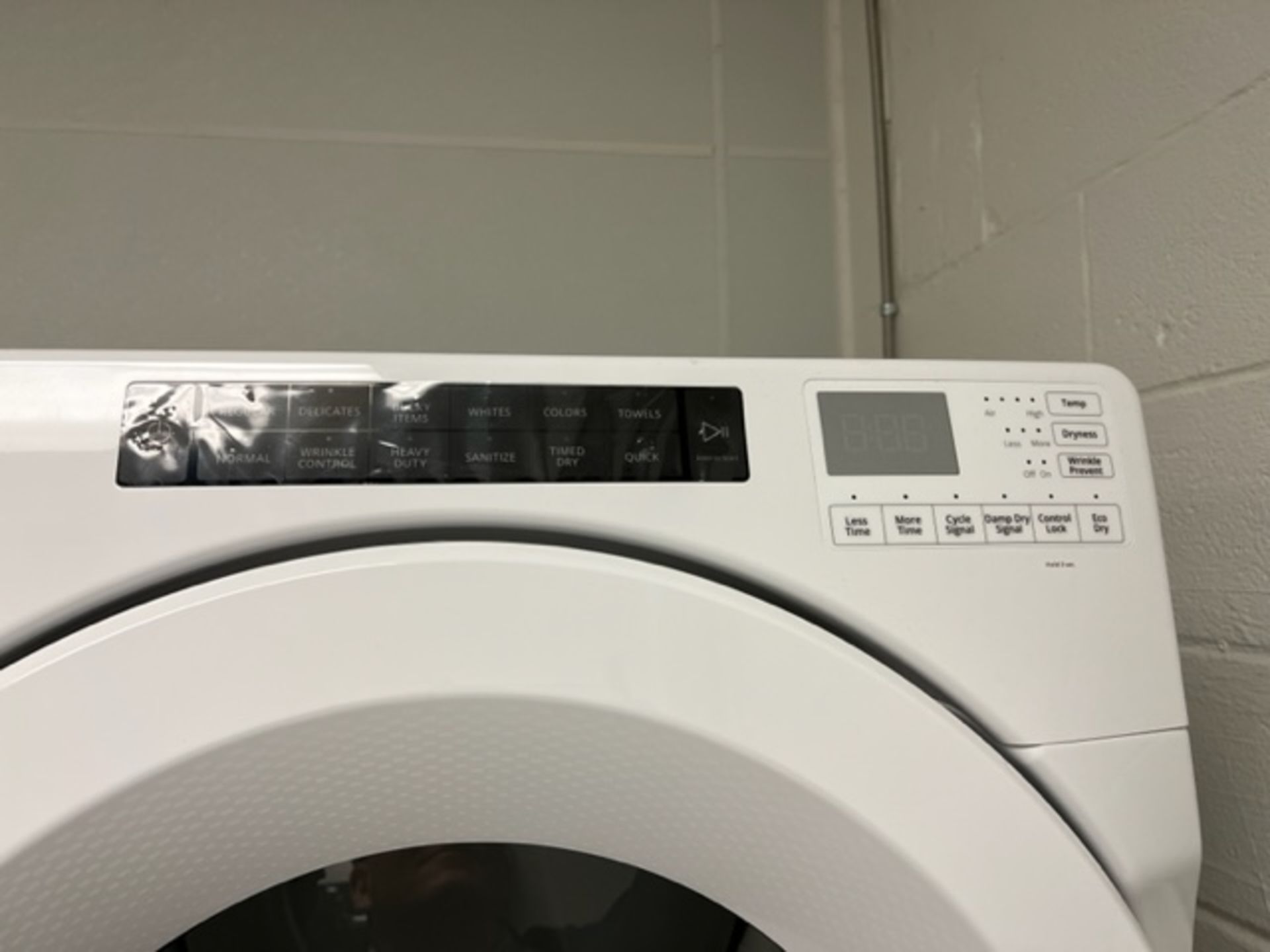 Asset 262 - Amana Electric Dryer type DJAN-ELE-2406024-EL54. $345.00 Rigged and packed on 48" x - Image 4 of 5