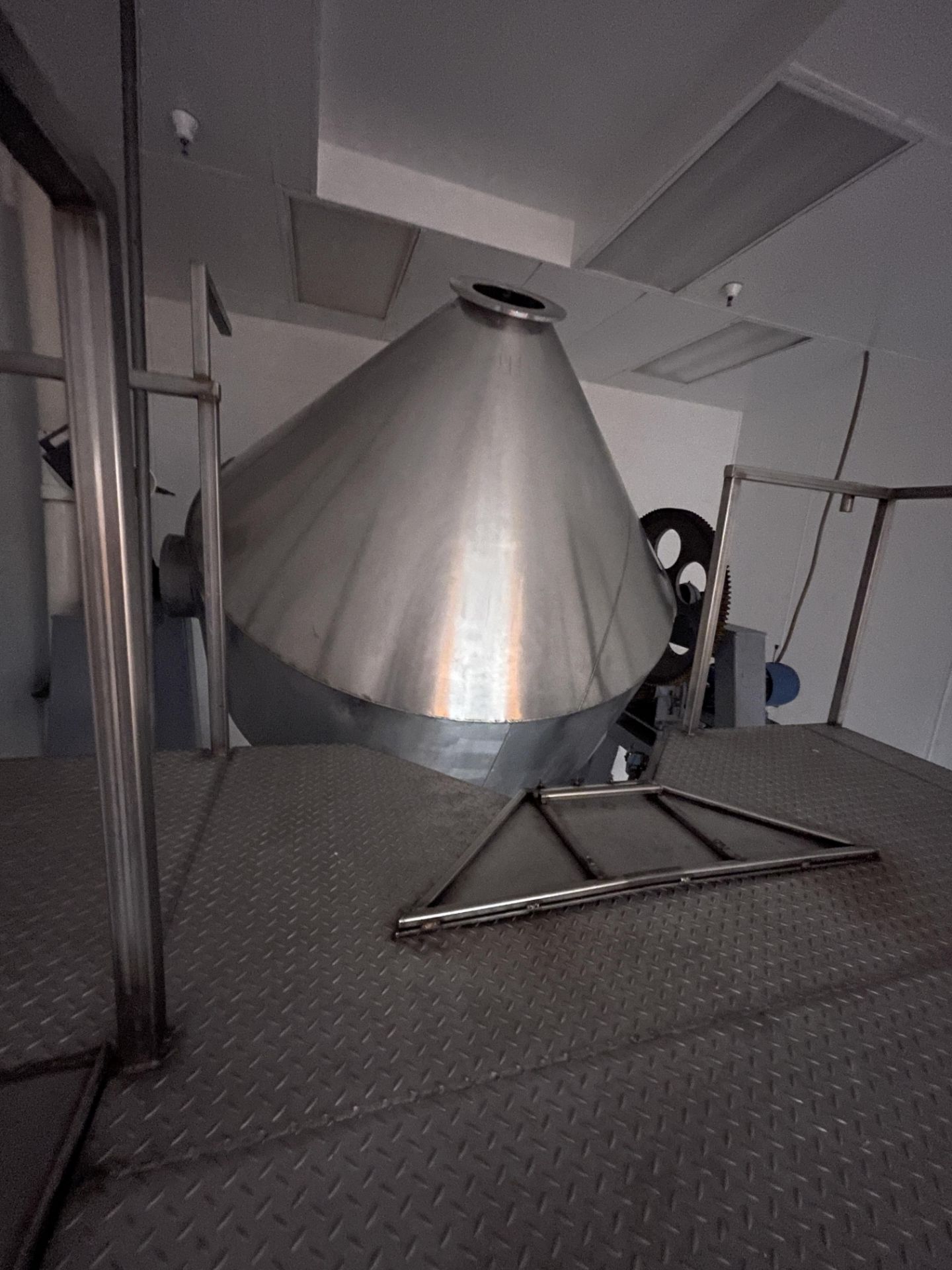 Asset 250 - Double Cone approx. 100 cuft, Blender Stainless Steel, Inside dimensions 8-ft tall x - Image 3 of 11