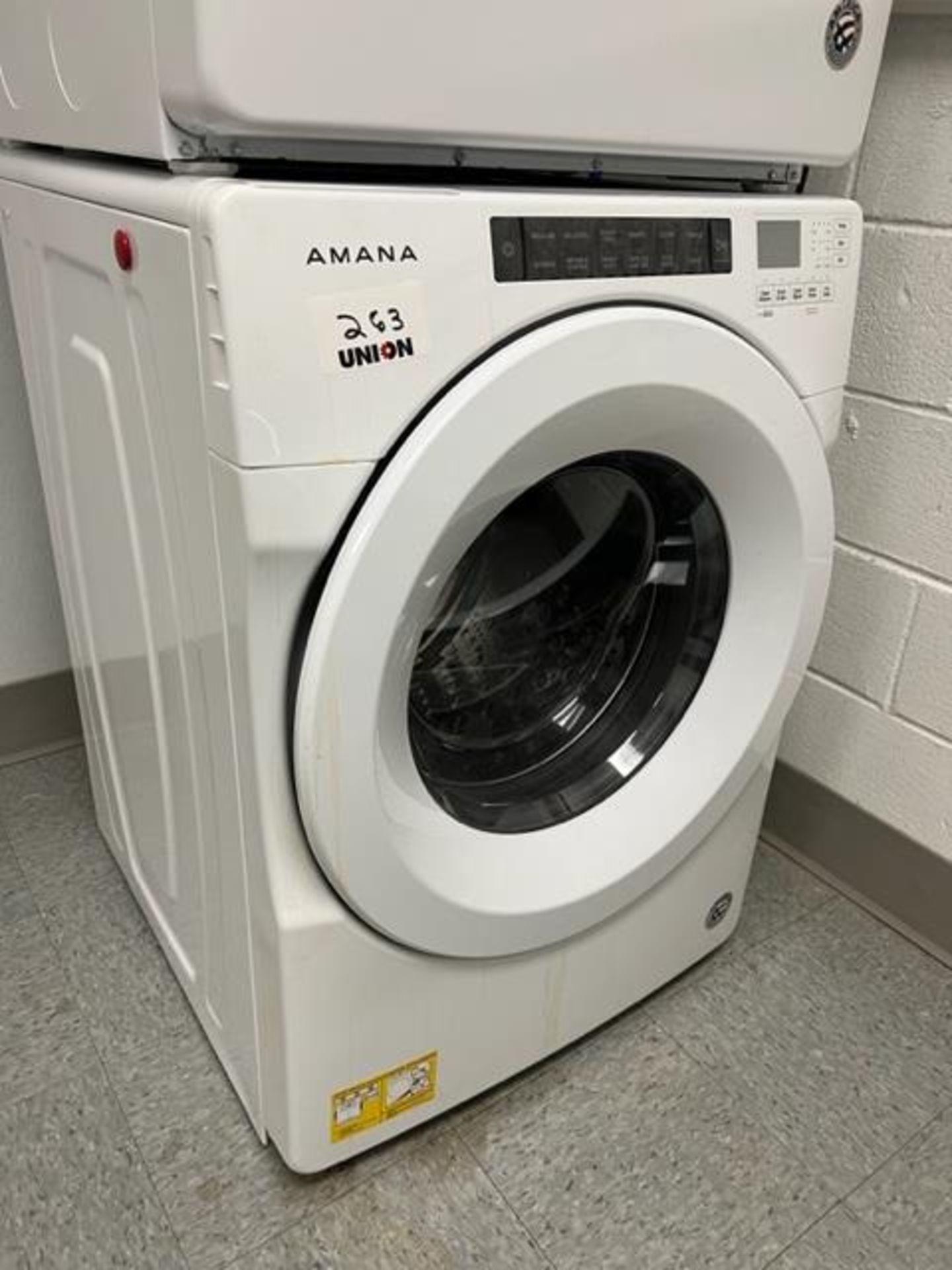 Asset 262 - Amana Washer type NFW5800HW2. $345.00 Rigged and packed on 48" x 40" pallet banded and