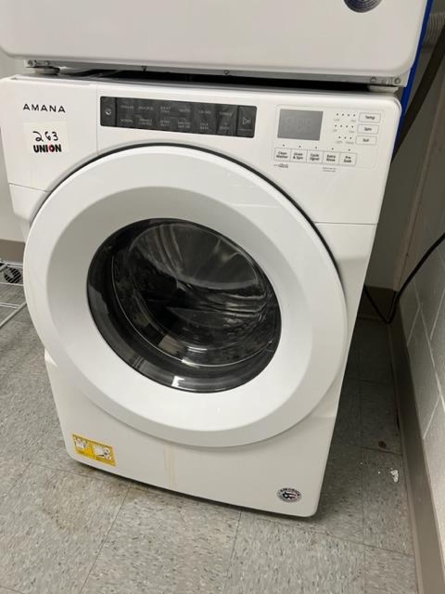 Asset 262 - Amana Washer type NFW5800HW2. $345.00 Rigged and packed on 48" x 40" pallet banded and - Image 2 of 5