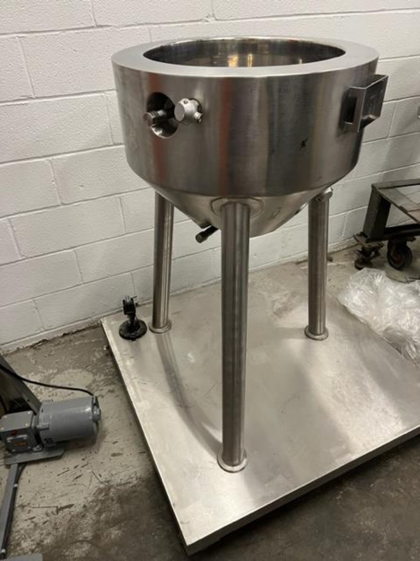 Asset 316 - Hermann Waldner 20 gallon Stainless Steel Jacketed tank with cone bottom with
