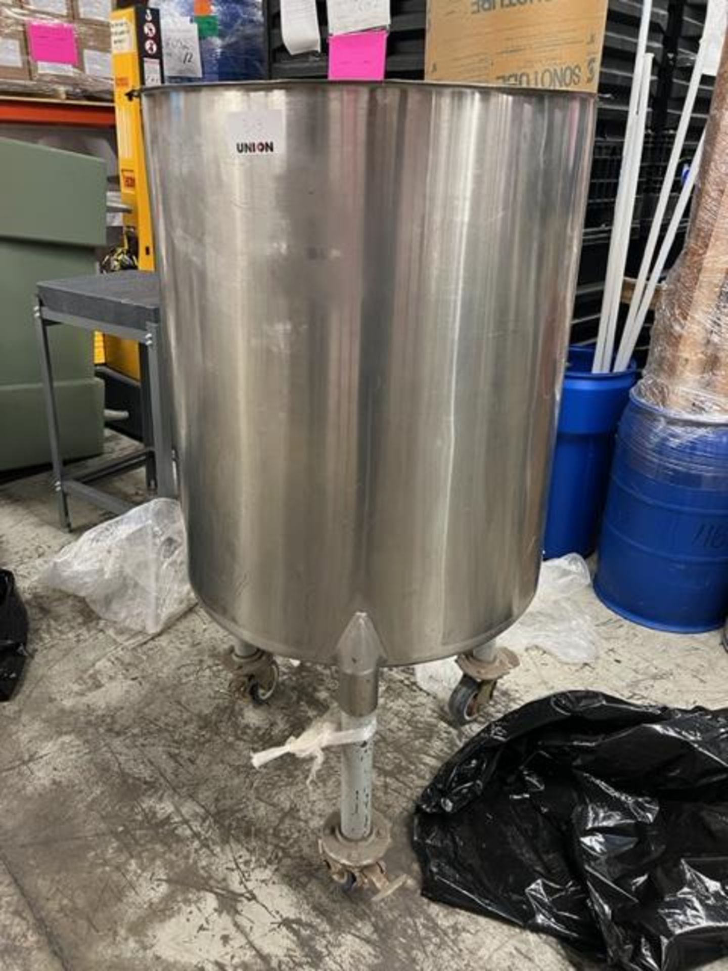 Asset 313 - Stainless steel 125 gallon tank 31" diameter x 39" deep with cone bottom