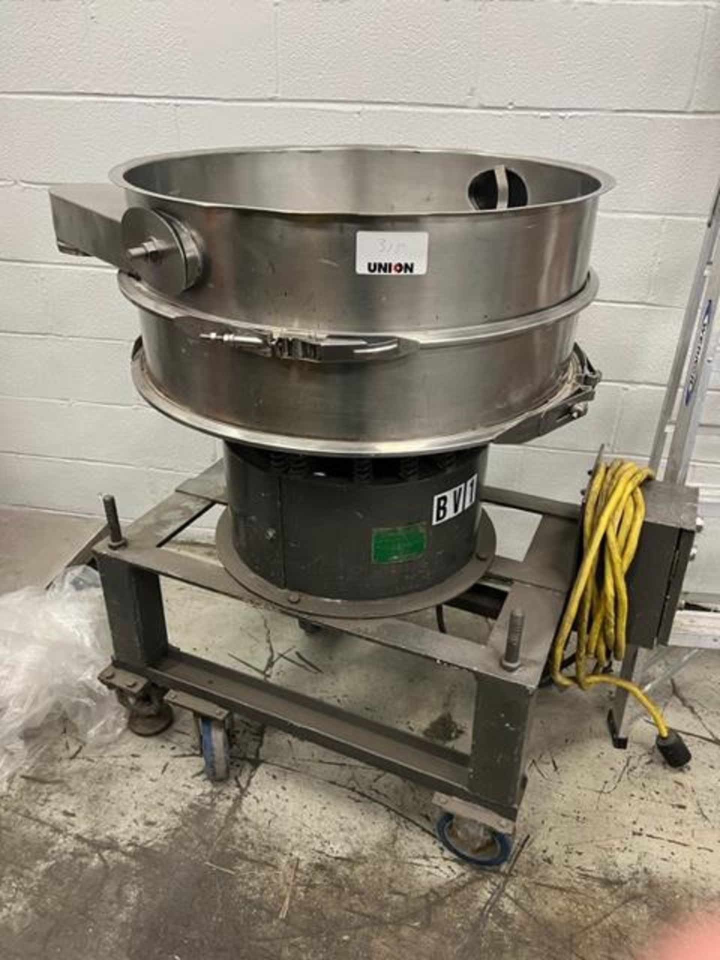 Asset 315 - Master Machines 30" diameter single deck sifter without screen on portable cart. $345.00