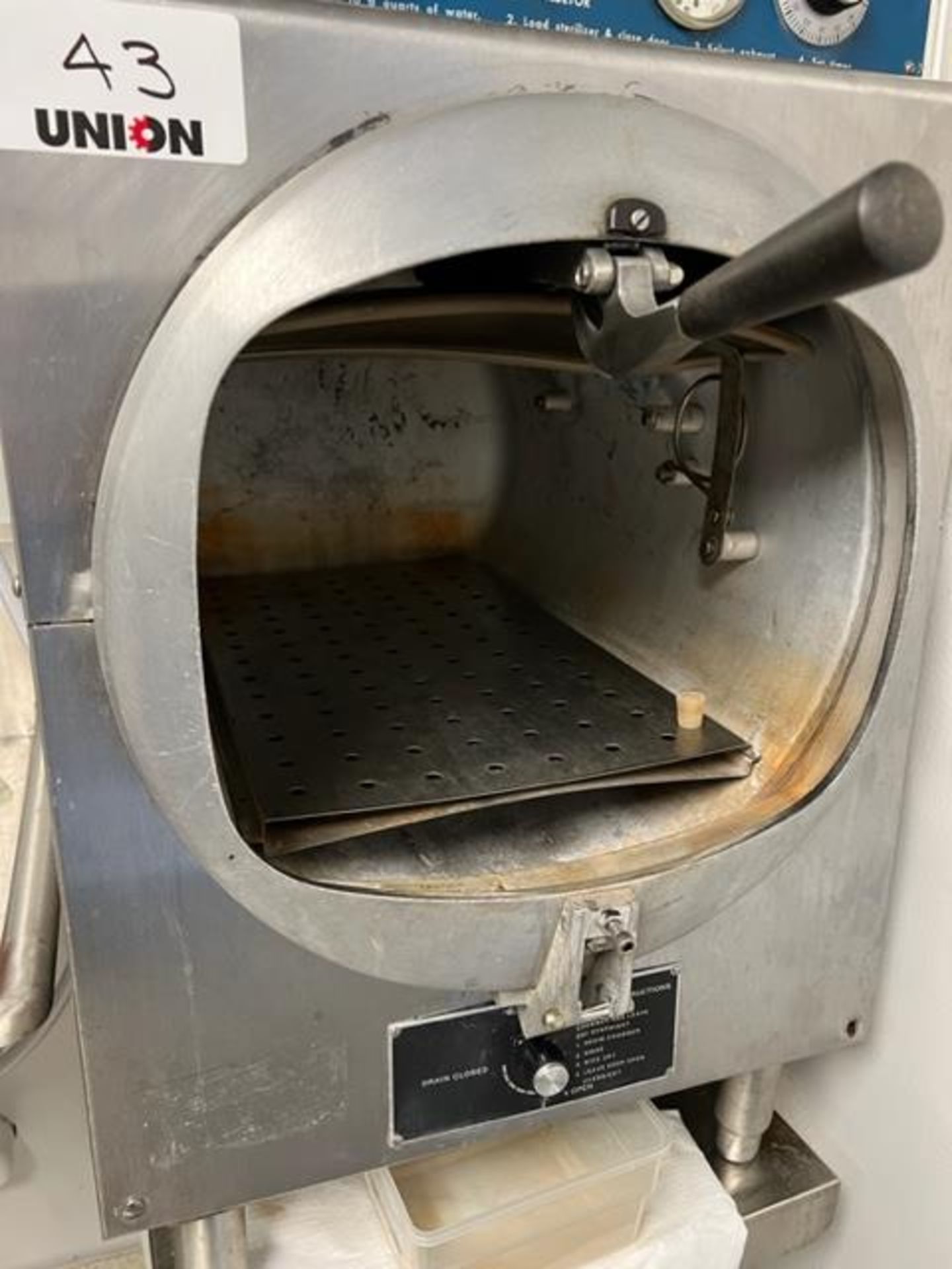 Asset 43 - Market Forge Sterilmatic Autoclave serial#2-88. $345.00 Rigged and packed on 48" x 40" - Image 3 of 5