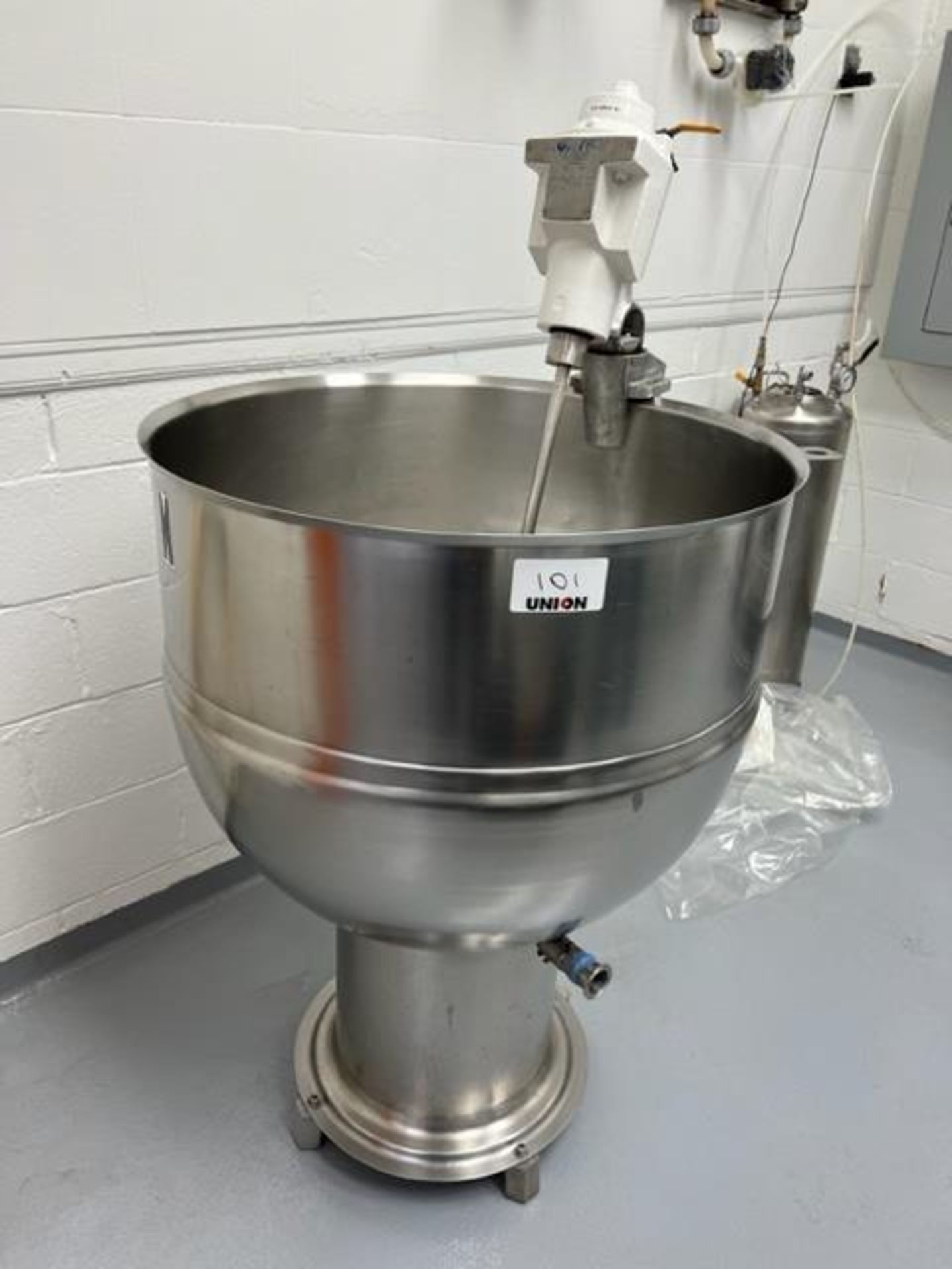 Asset 101 - Garland 60 gallon SS Jacketed Cooking kettle with Lightnin Mixer, 25 psi,