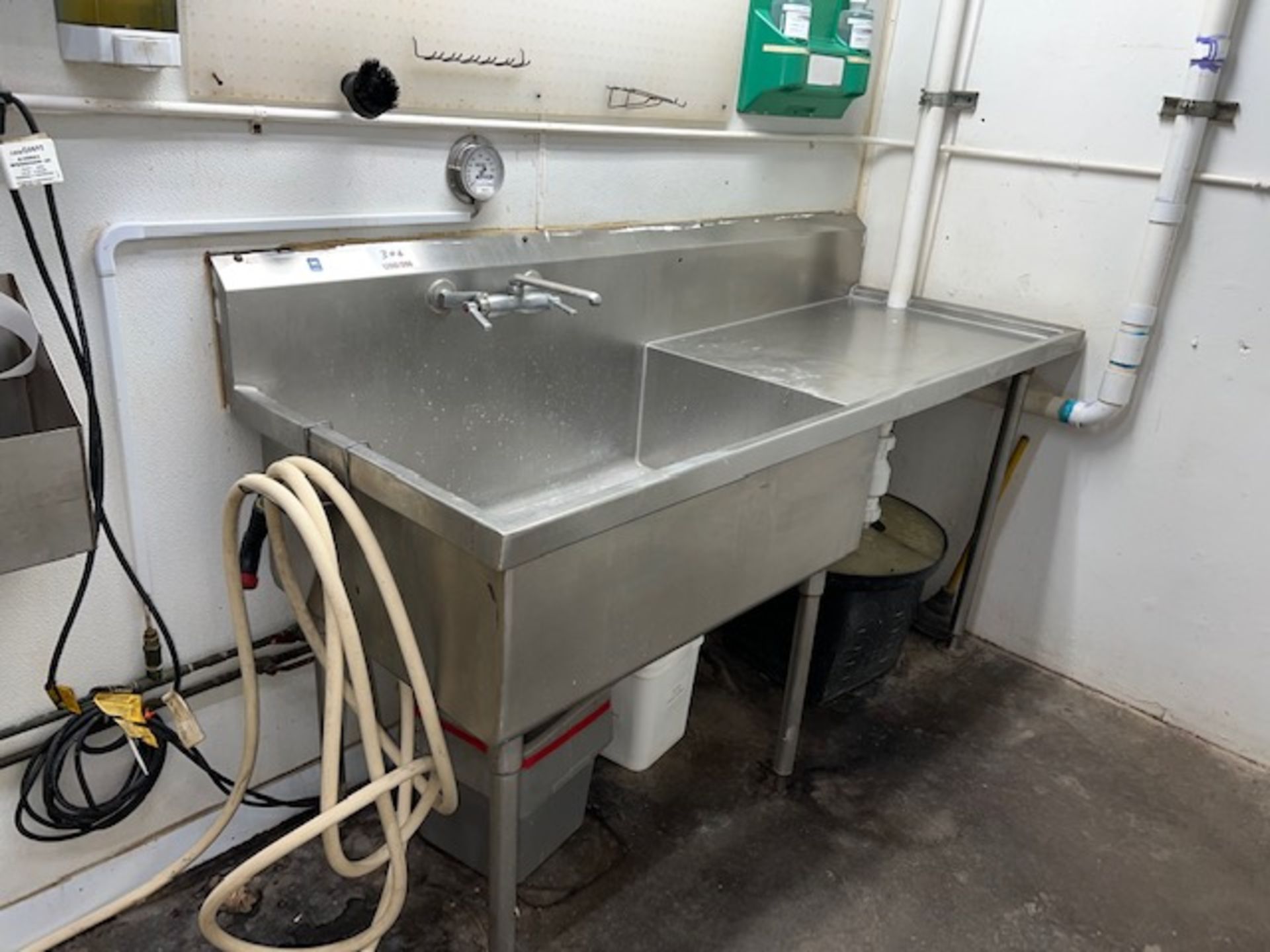 Asset 306A - Stainless steel sink, 36" x 24" x 13" deep . $345.00 Rigged and packed on 48" x 40"