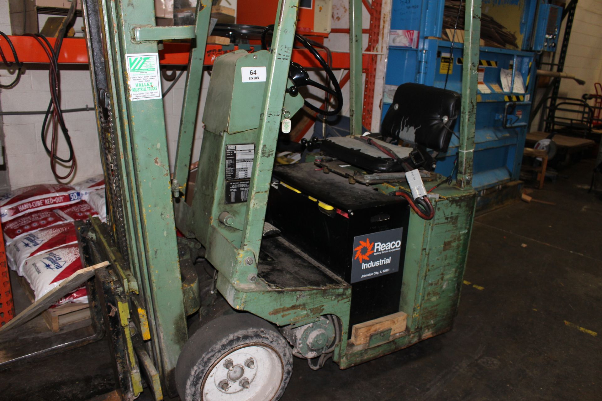 Asset 64 - Clark model TW25 Electric 1850 lb Forklift serial#TW1251112263 with 42" forks with - Image 2 of 3