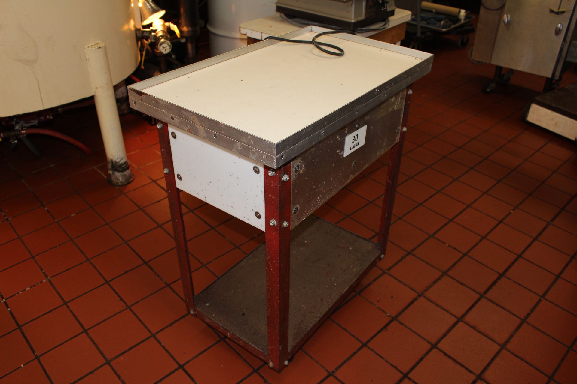 Asset 30 - Vibrating Table for molds 17" x 28", Rigging $75