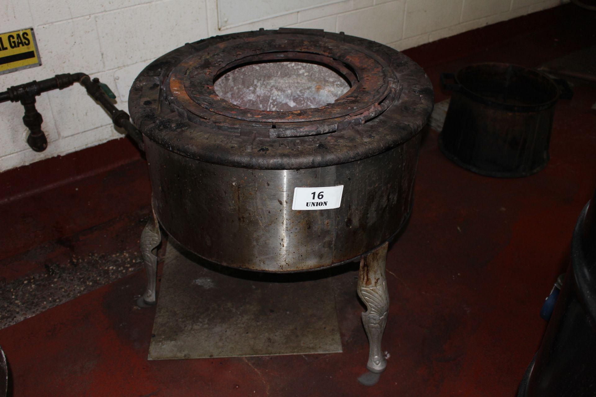 Asset 16 - Savage #33 gas fired candy stove, Rigging $75