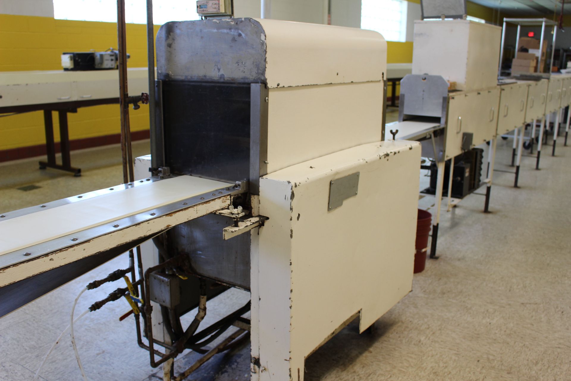 Asset 23 - Smith 10" enrobing line with 2-ft infeed, bottomer, 7-ft cold plate with freon - Image 4 of 10