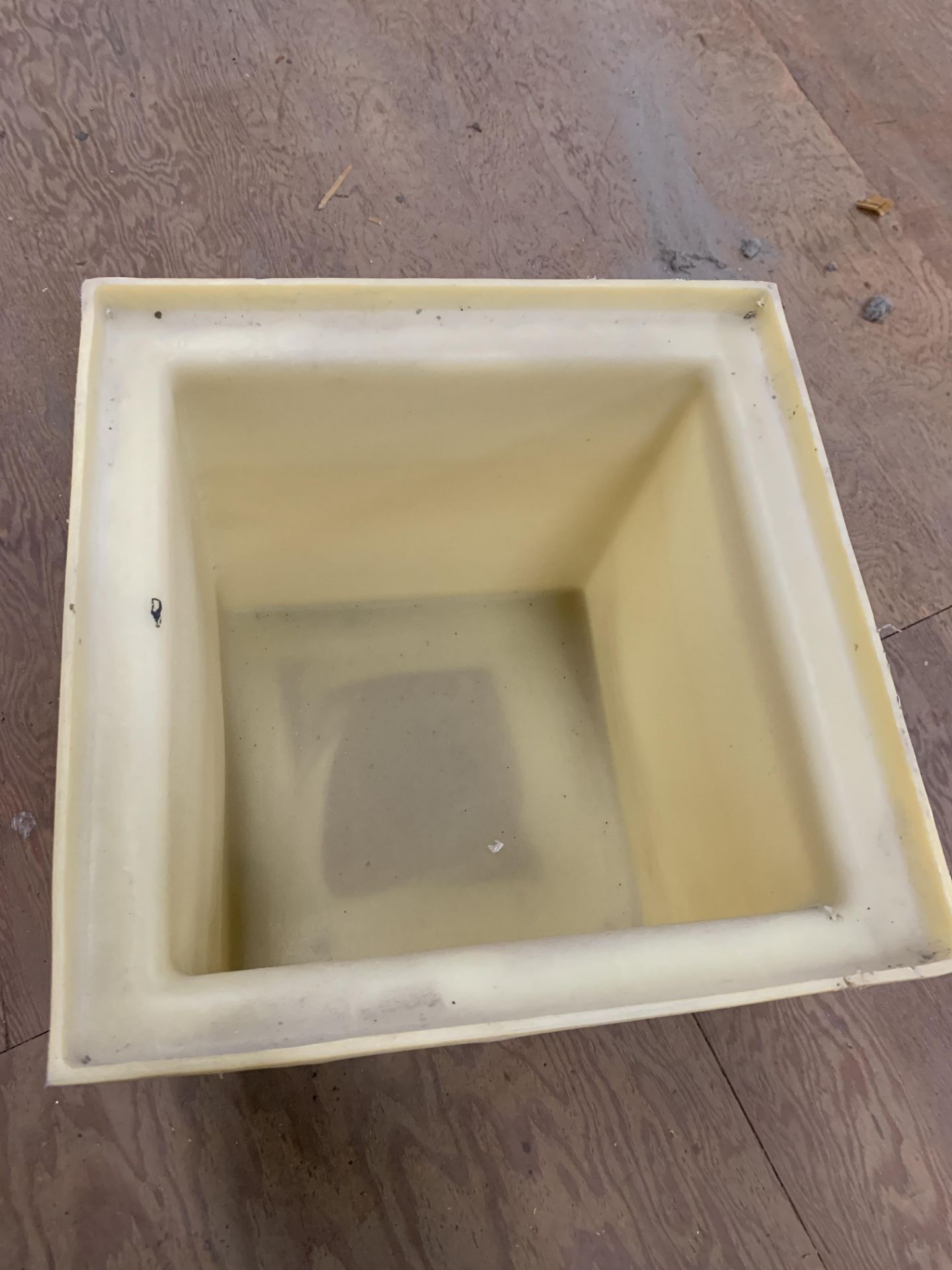 7 Gallon Square Tank - Image 2 of 5