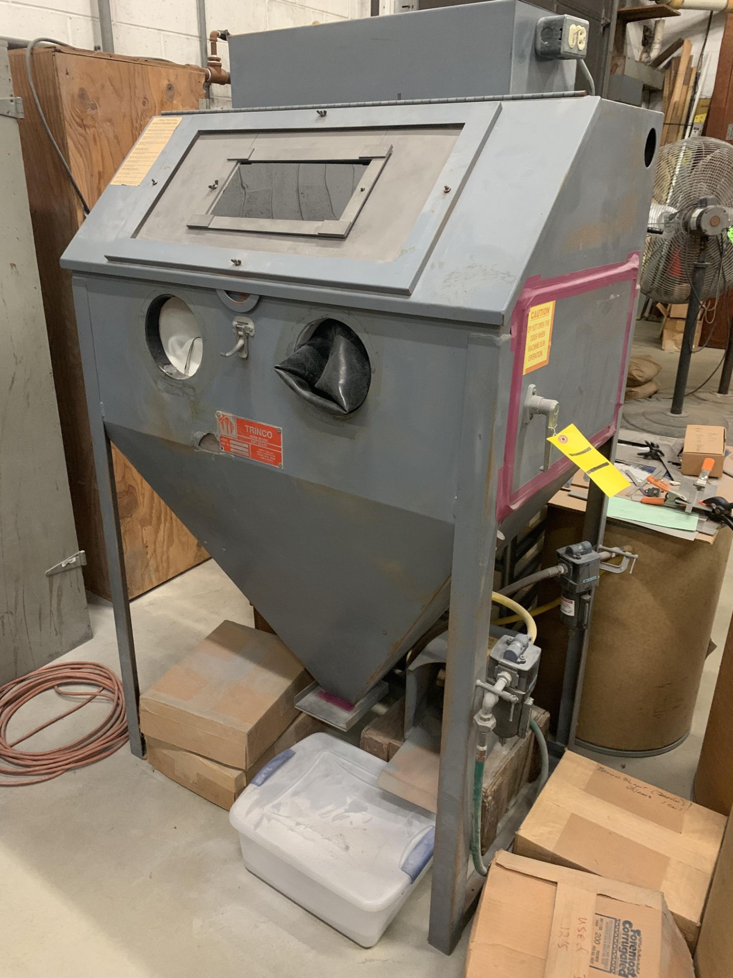 TRINCO Sand Blast Cabinet