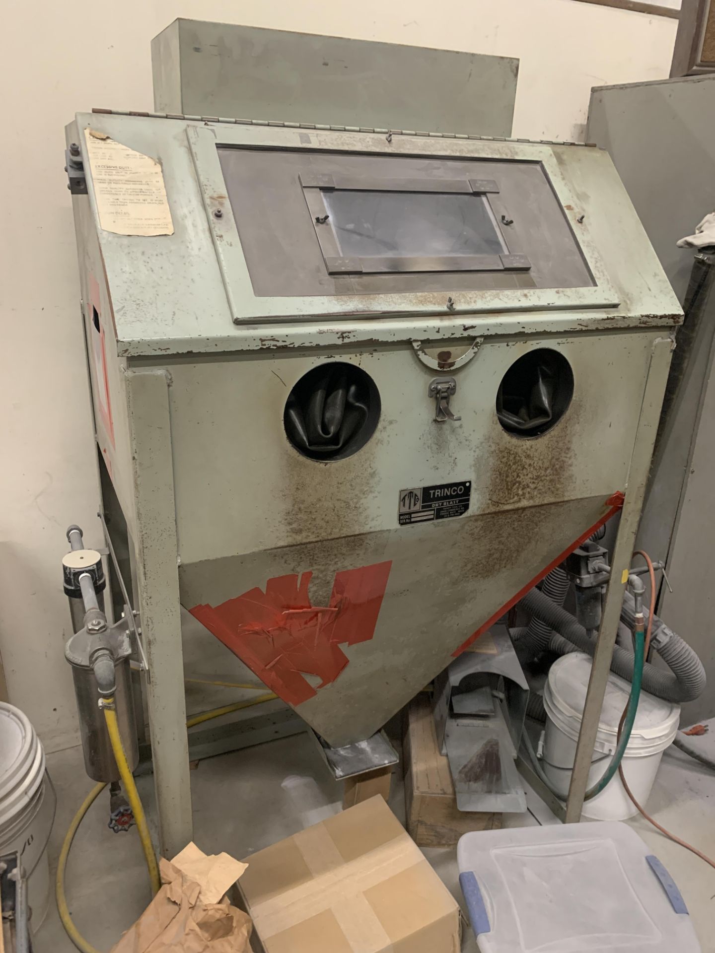 TRINCO Sand Blast Cabinet