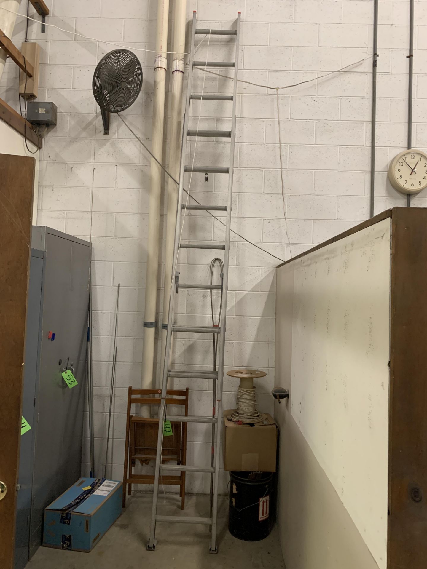 WERNER 20' Metal Extension Ladder