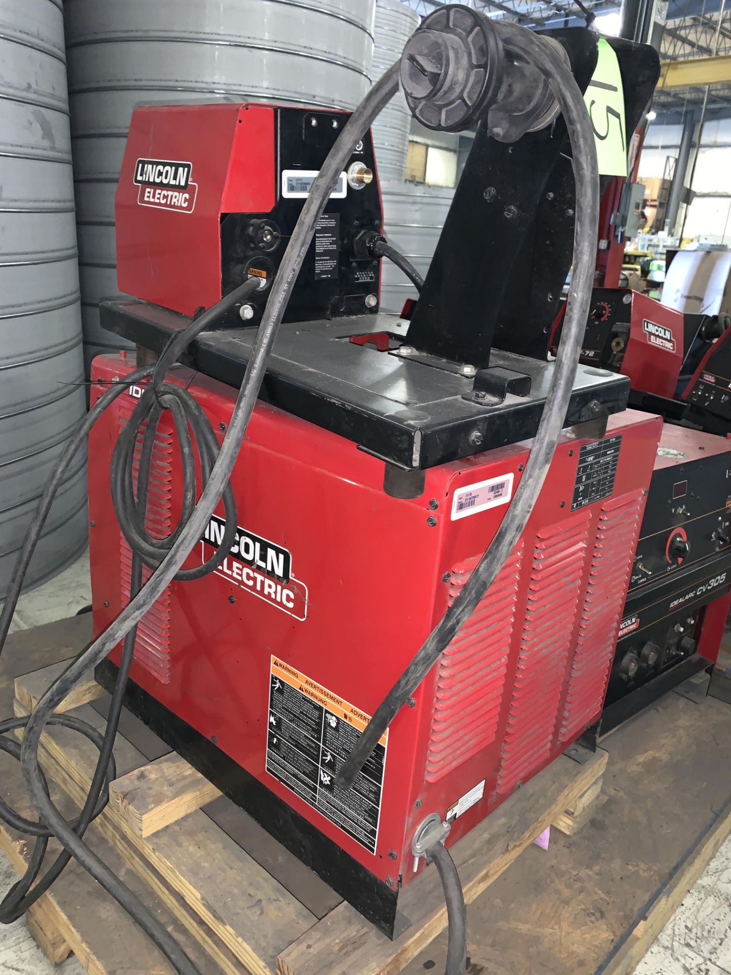 LINCOLN Idealarc CV305 Mig Welder w/ LF-72 Wire Feeder - Image 3 of 10