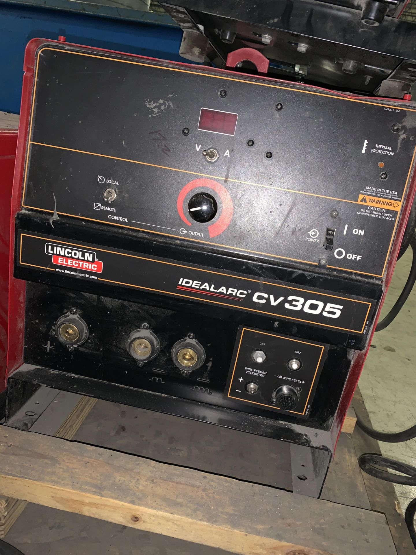 LINCOLN Idealarc CV305 Mig Welder w/ LF-72 Wire Feeder - Image 4 of 10