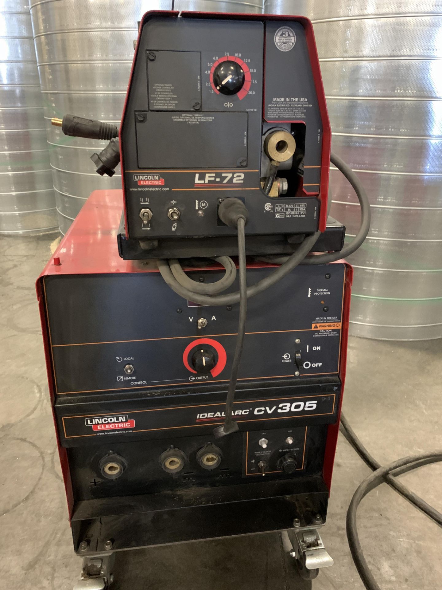 LINCOLN Idealarc CV305 Mig Welder w/ LF-72 Wire Feeder - Image 4 of 10