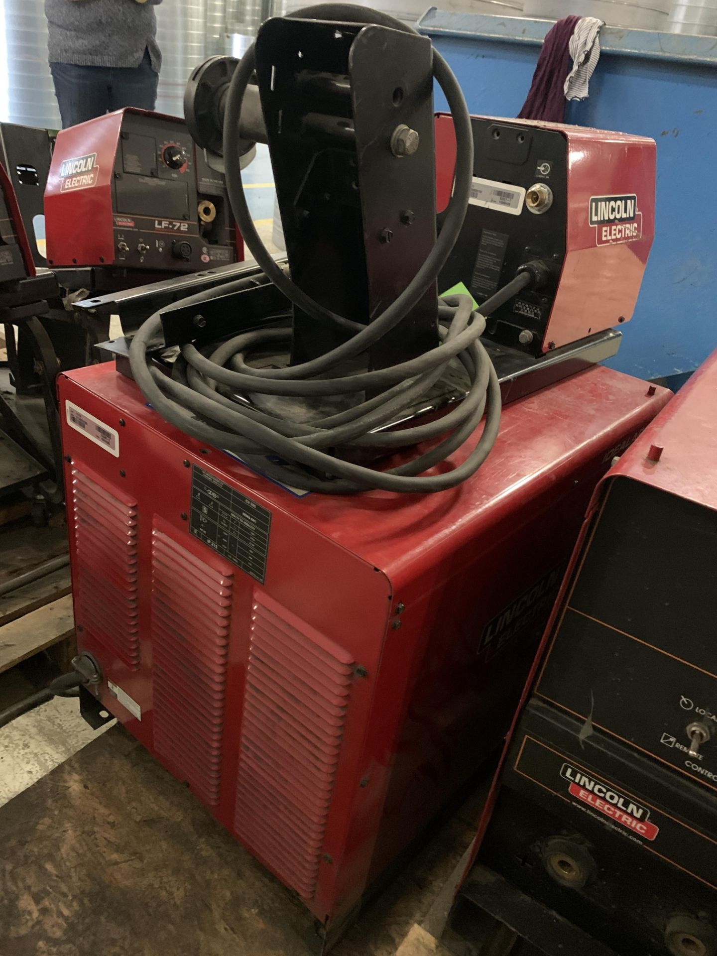 LINCOLN Idealarc CV305 Mig Welder w/ LF-72 Wire Feeder - Image 2 of 10