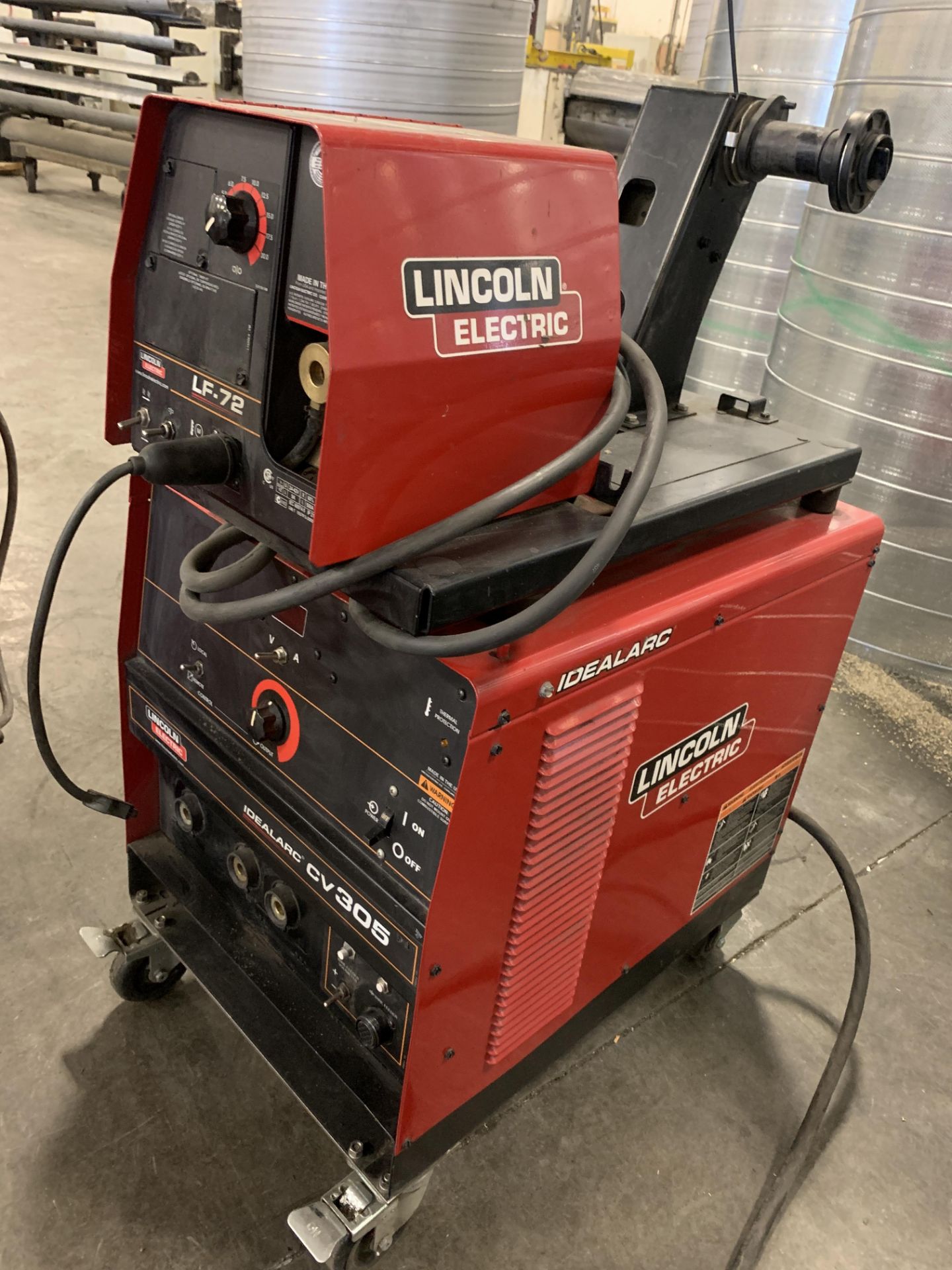 LINCOLN Idealarc CV305 Mig Welder w/ LF-72 Wire Feeder