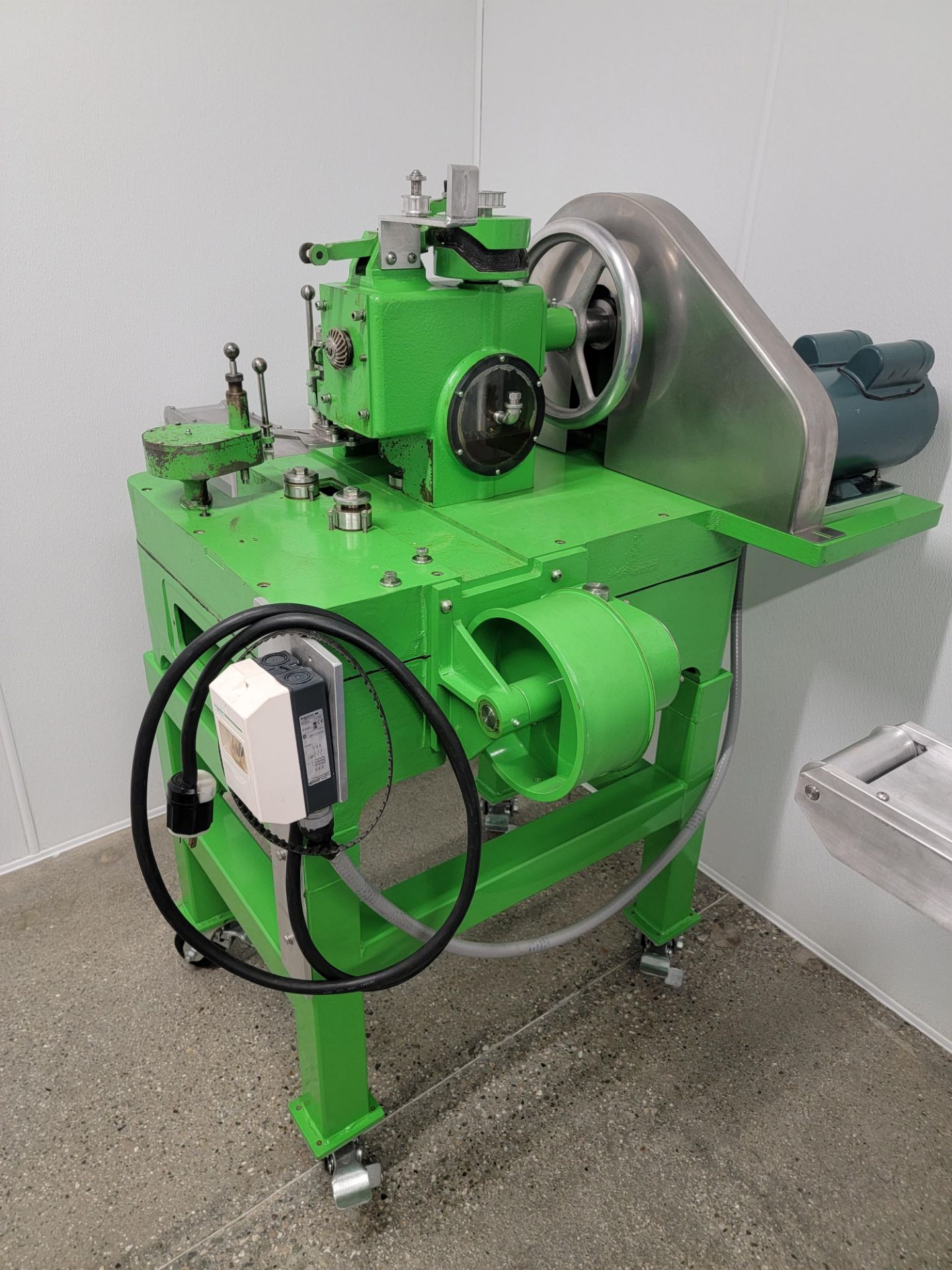 COLTON SINGLE PUNCH TABLET PRESS (TRITULATOR) GREEN - Image 3 of 5