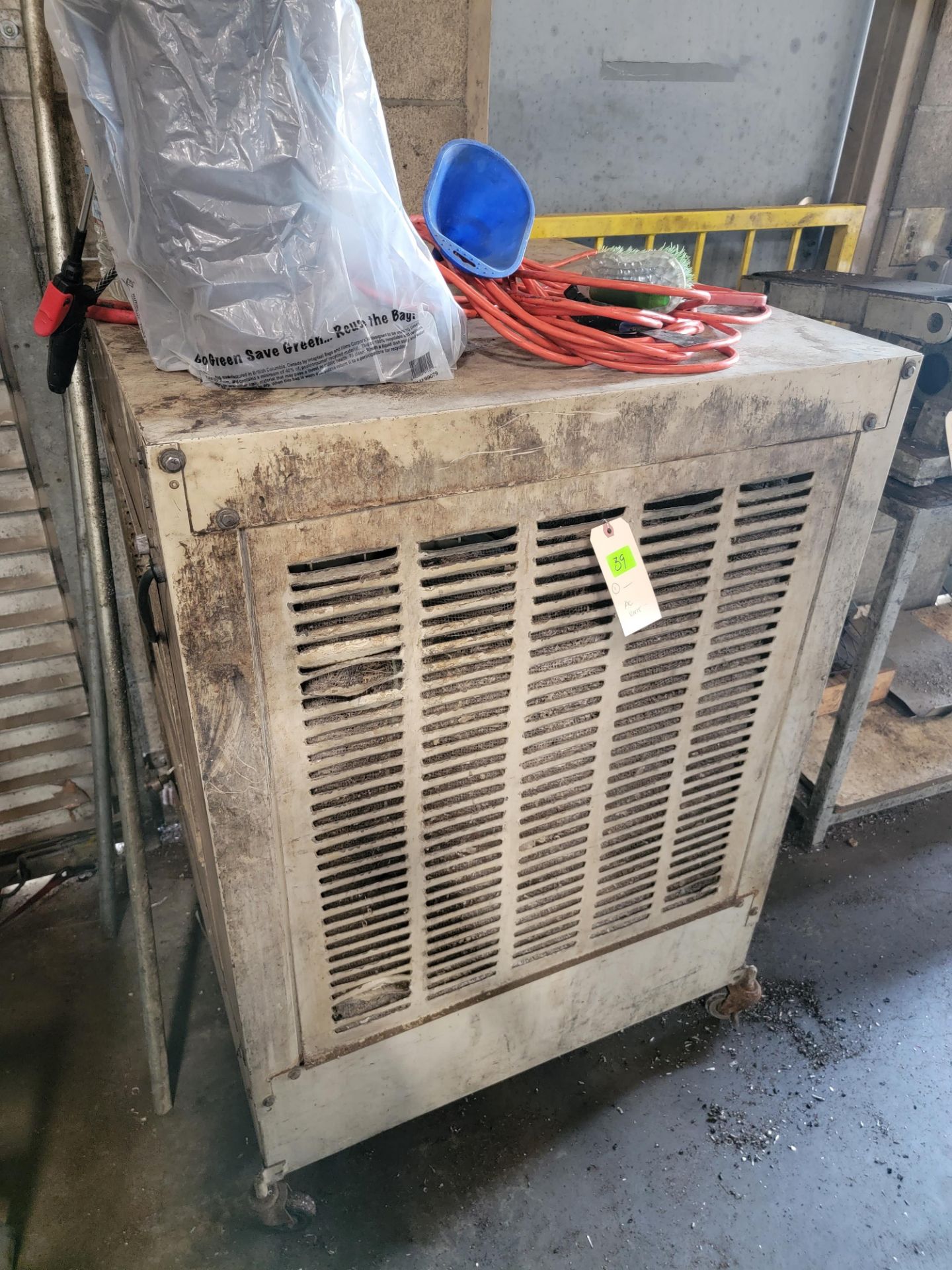 AC UNIT (NO CONTENTS ON TOP) - Image 2 of 2