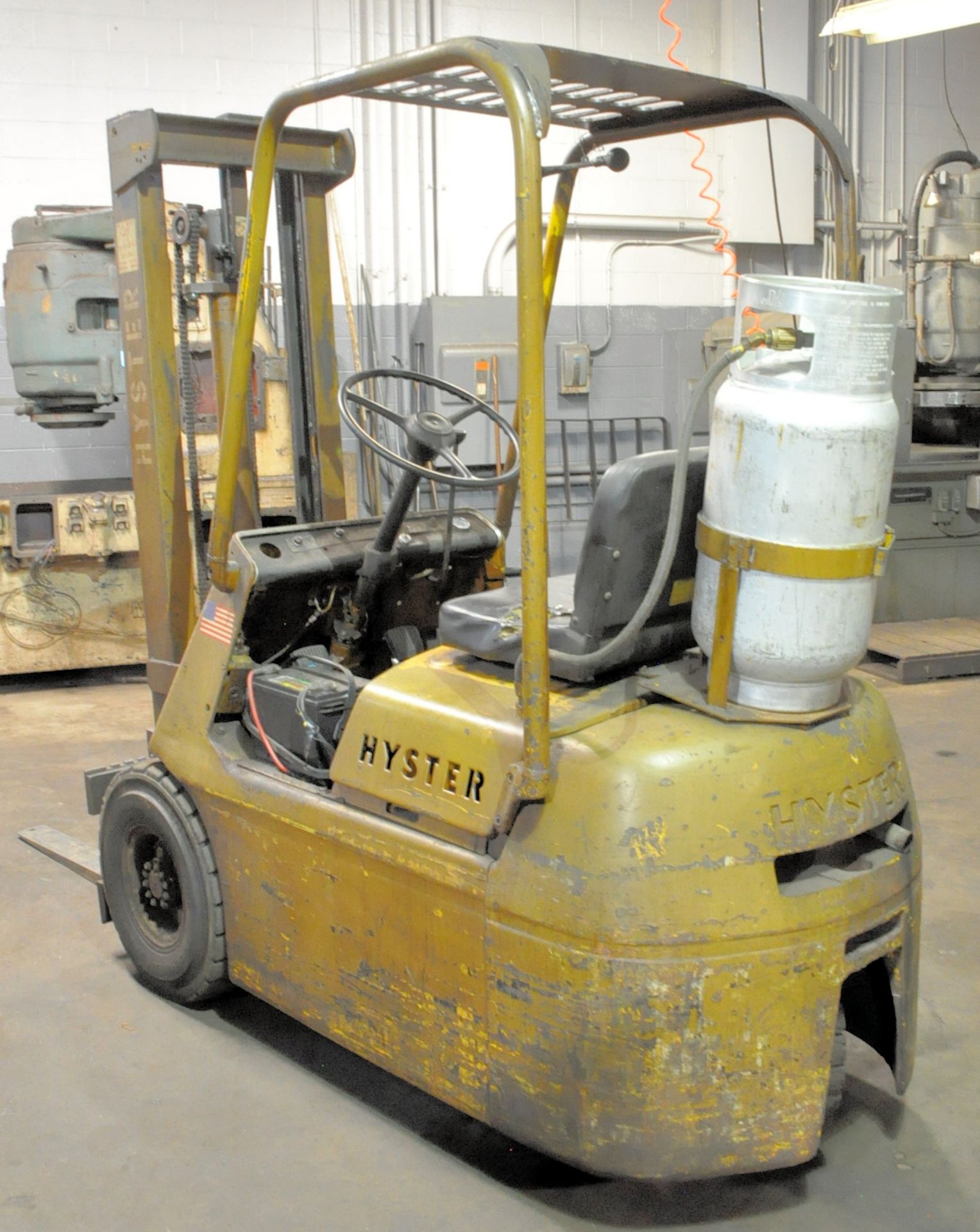 Hyster 3,350-LB Capacity 3-Wheel LP-Gas Forklift Truck - Image 4 of 6