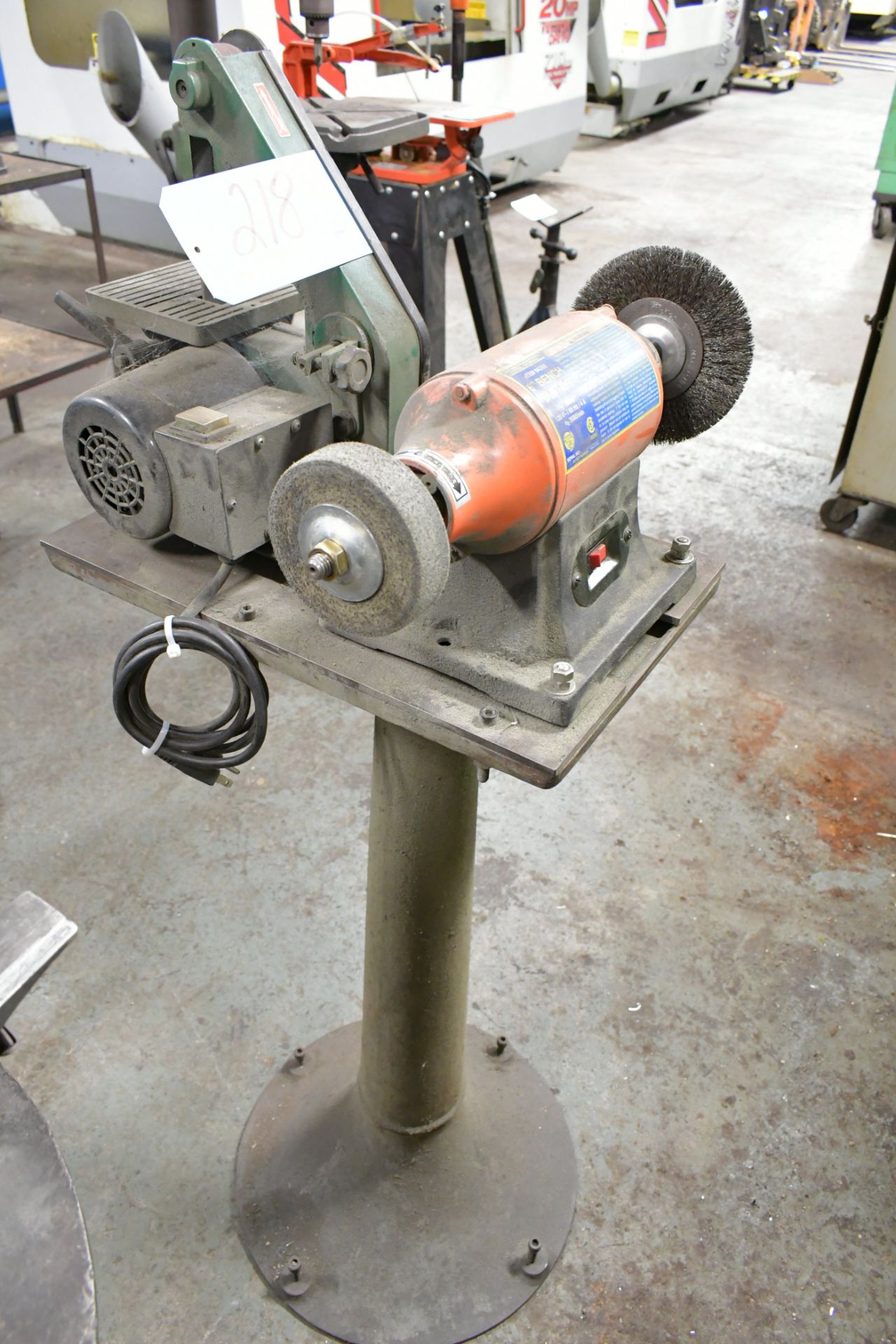 Central Machinery #94393, 6" Double End Bench Top Buffer/Grinder, with Central Machinery #2485 - Image 2 of 2