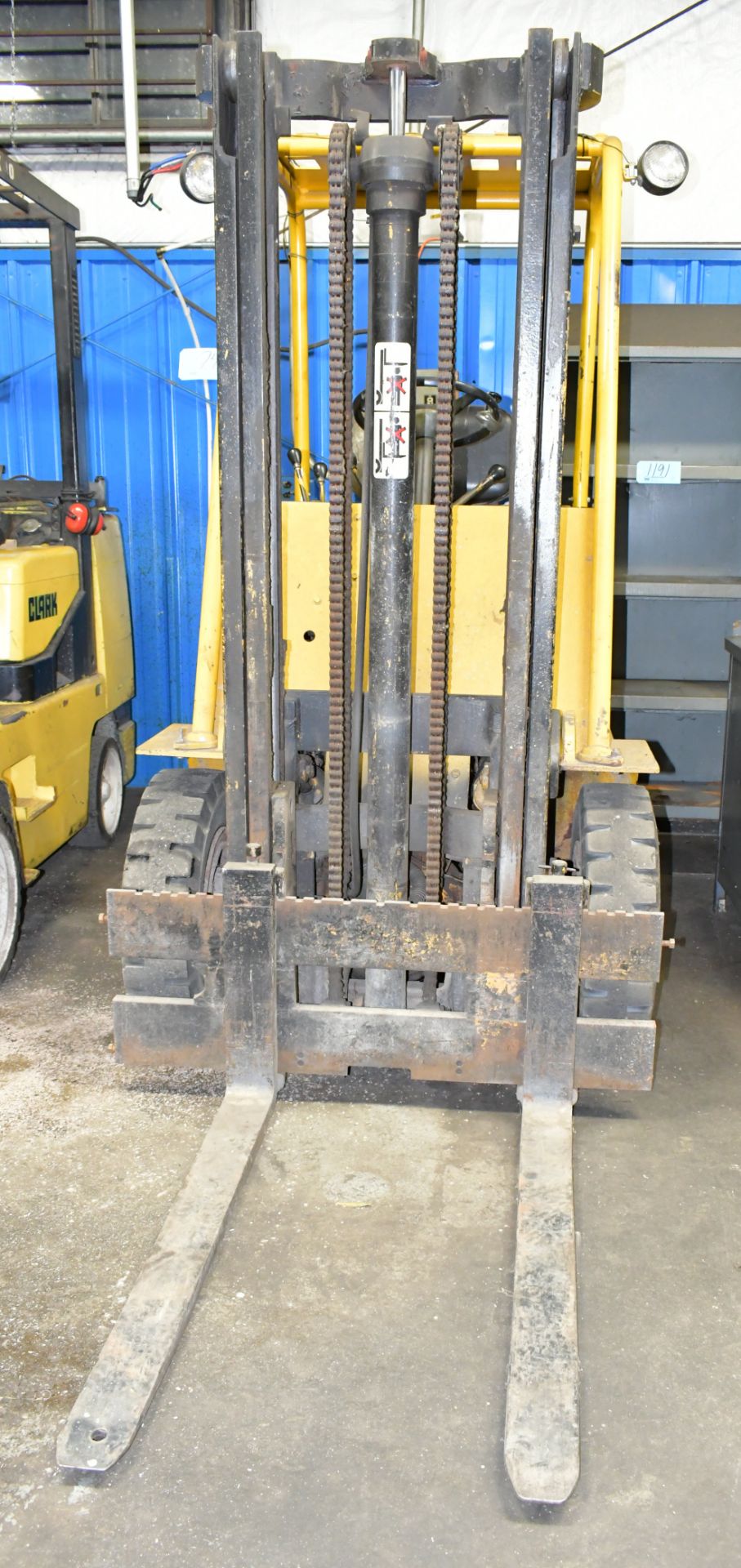 Caterpillar Model V40B, 4,000-Lbs. x 156" Lift Capacity LP Gas Fork Lift Truck - Image 3 of 5