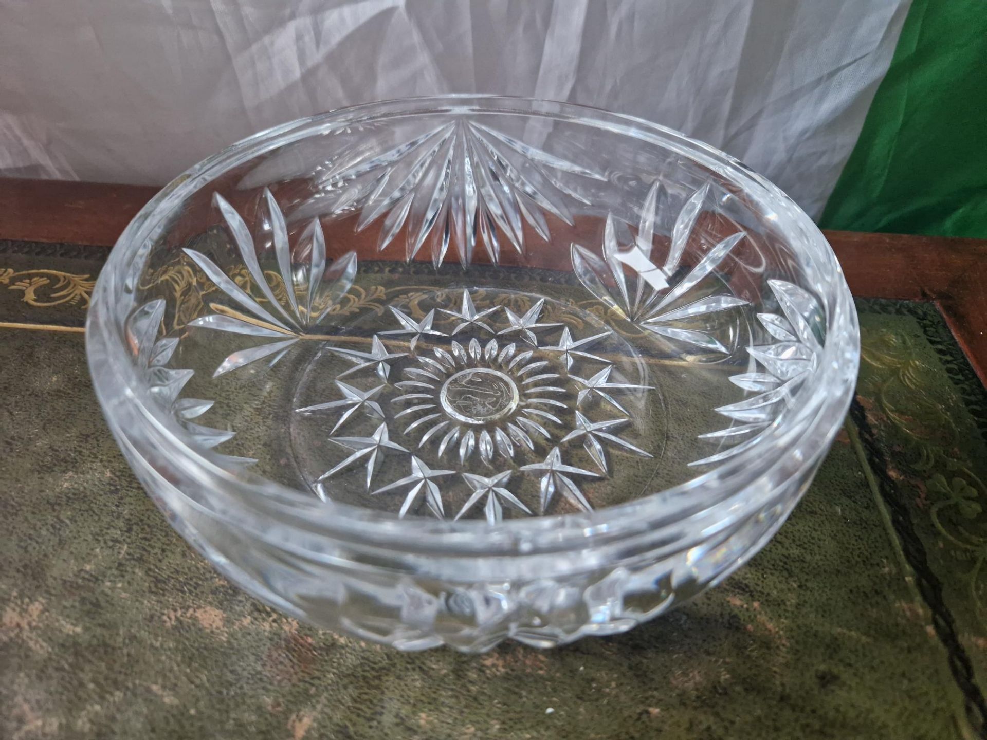 Heavy glass ash dish