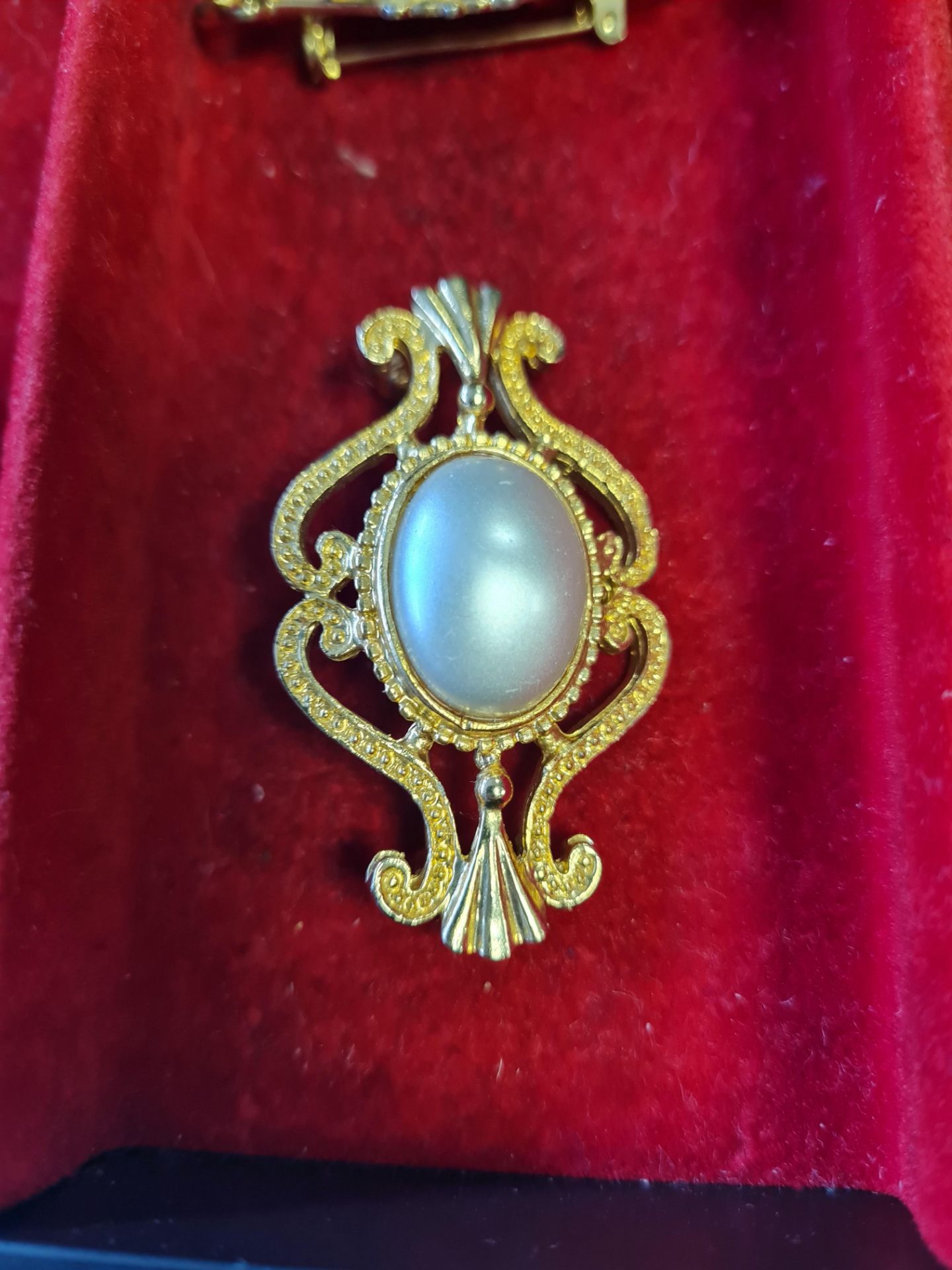 vintage Broach