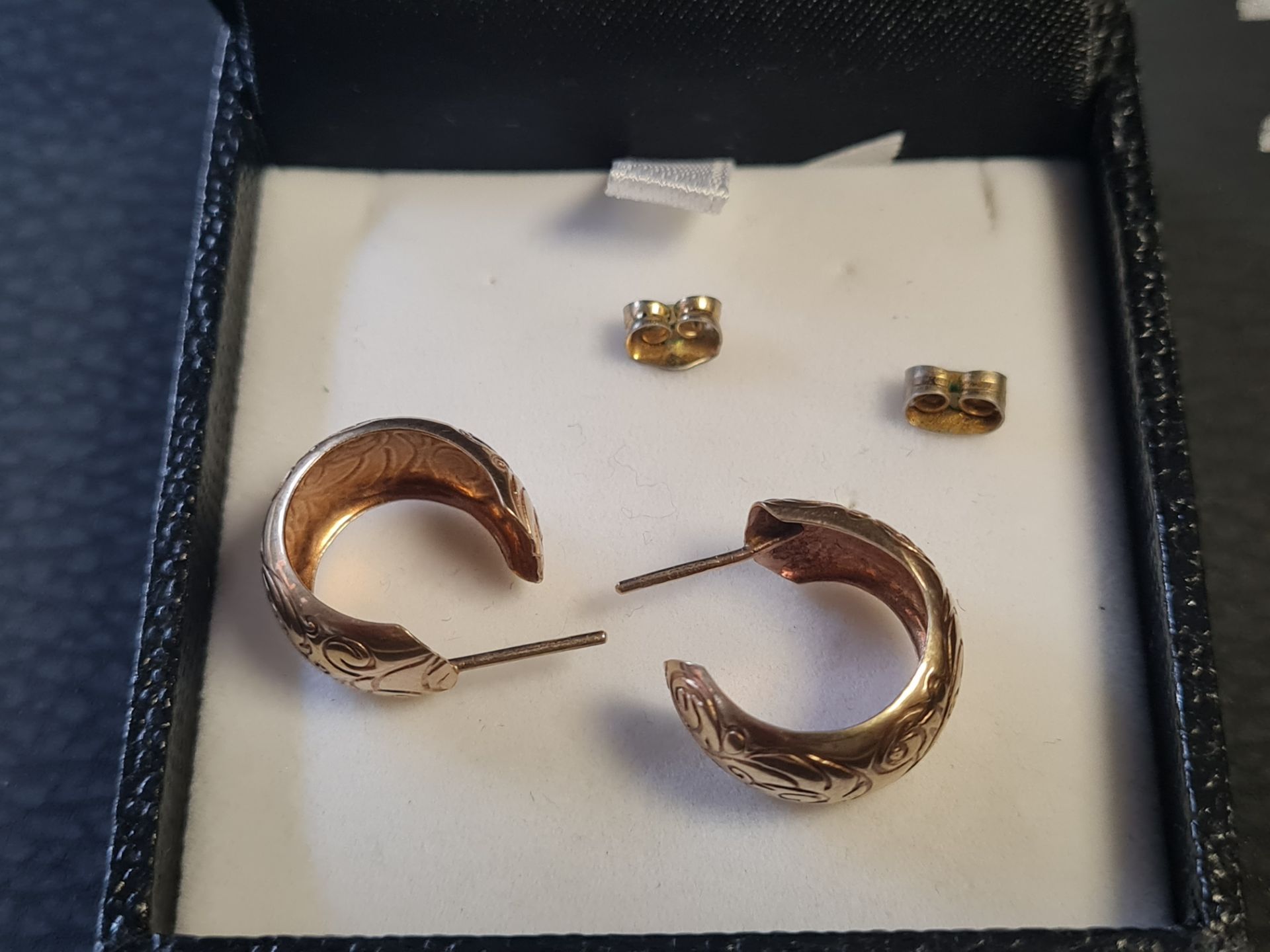 Antique 9ct gold large heavy earings - Image 2 of 2