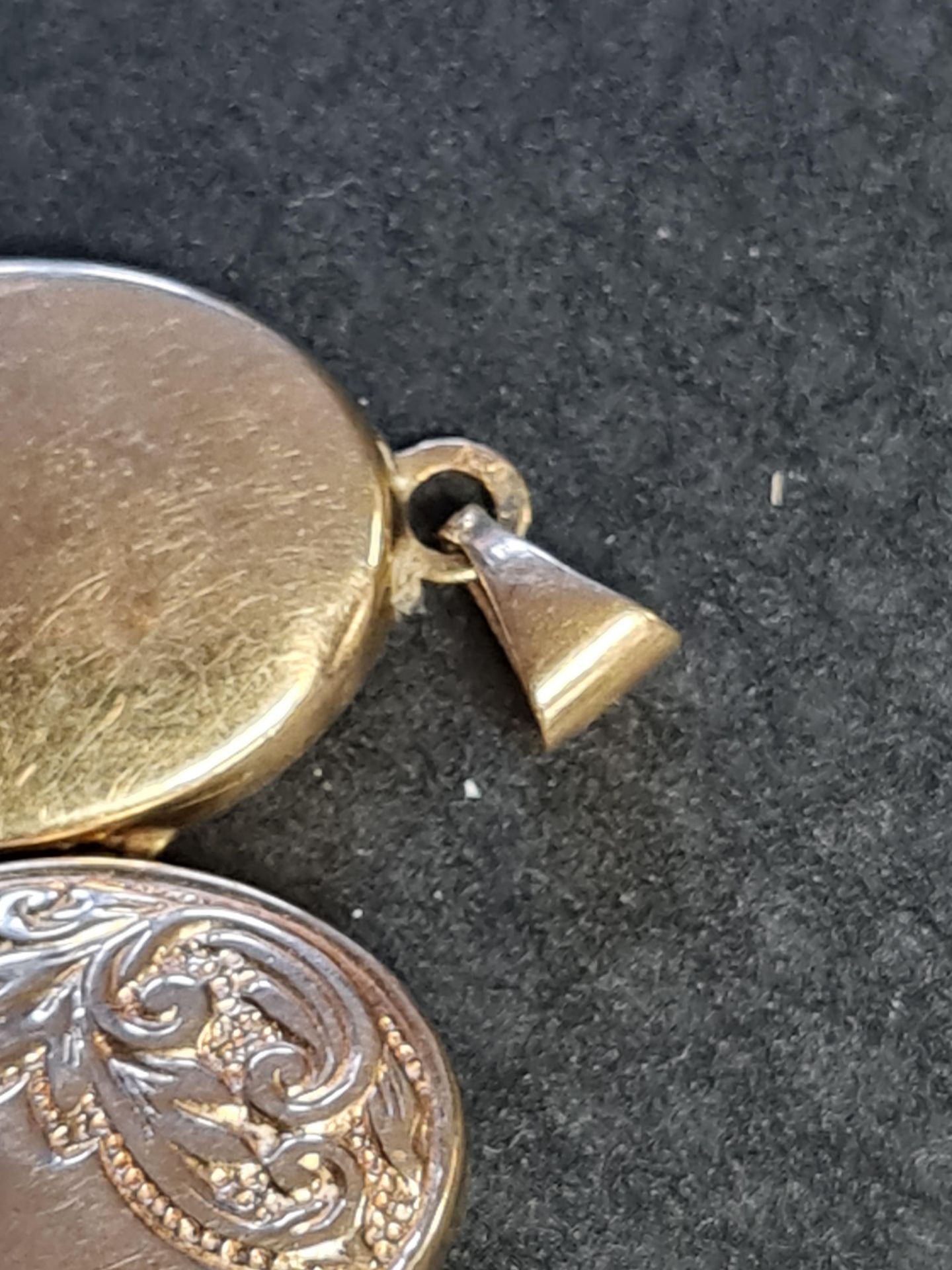 9ct gold locket - Image 3 of 3