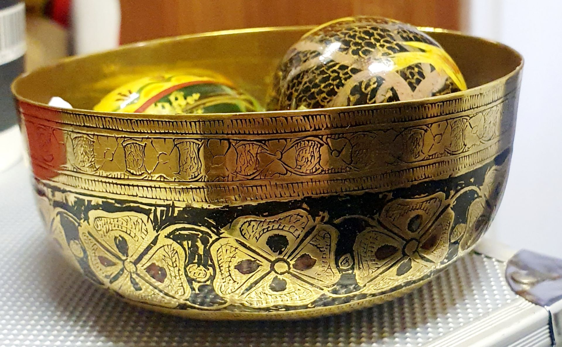 Vintage gold trim bowl