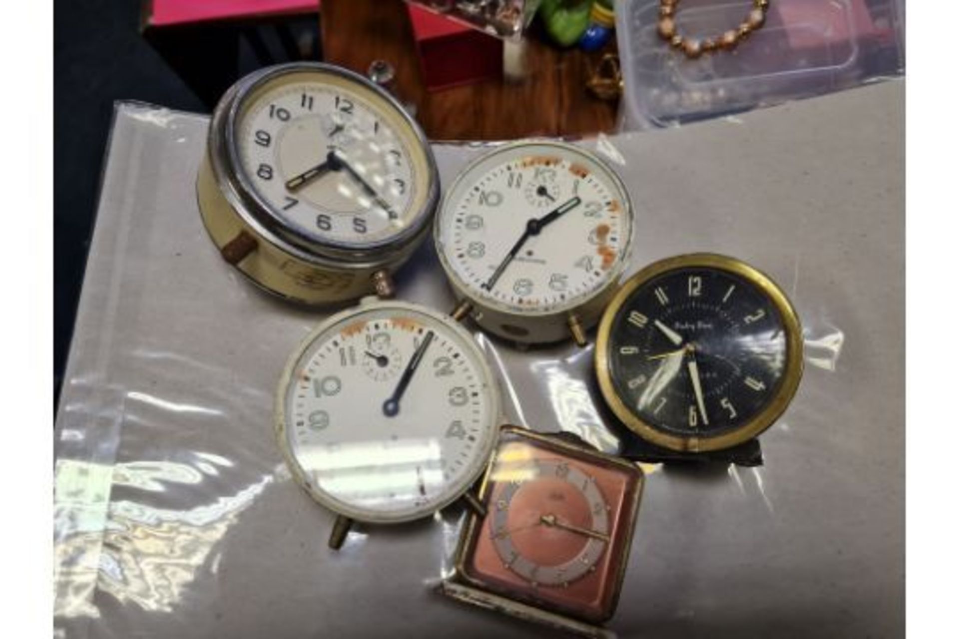 Joblot Of Vintage Clocks