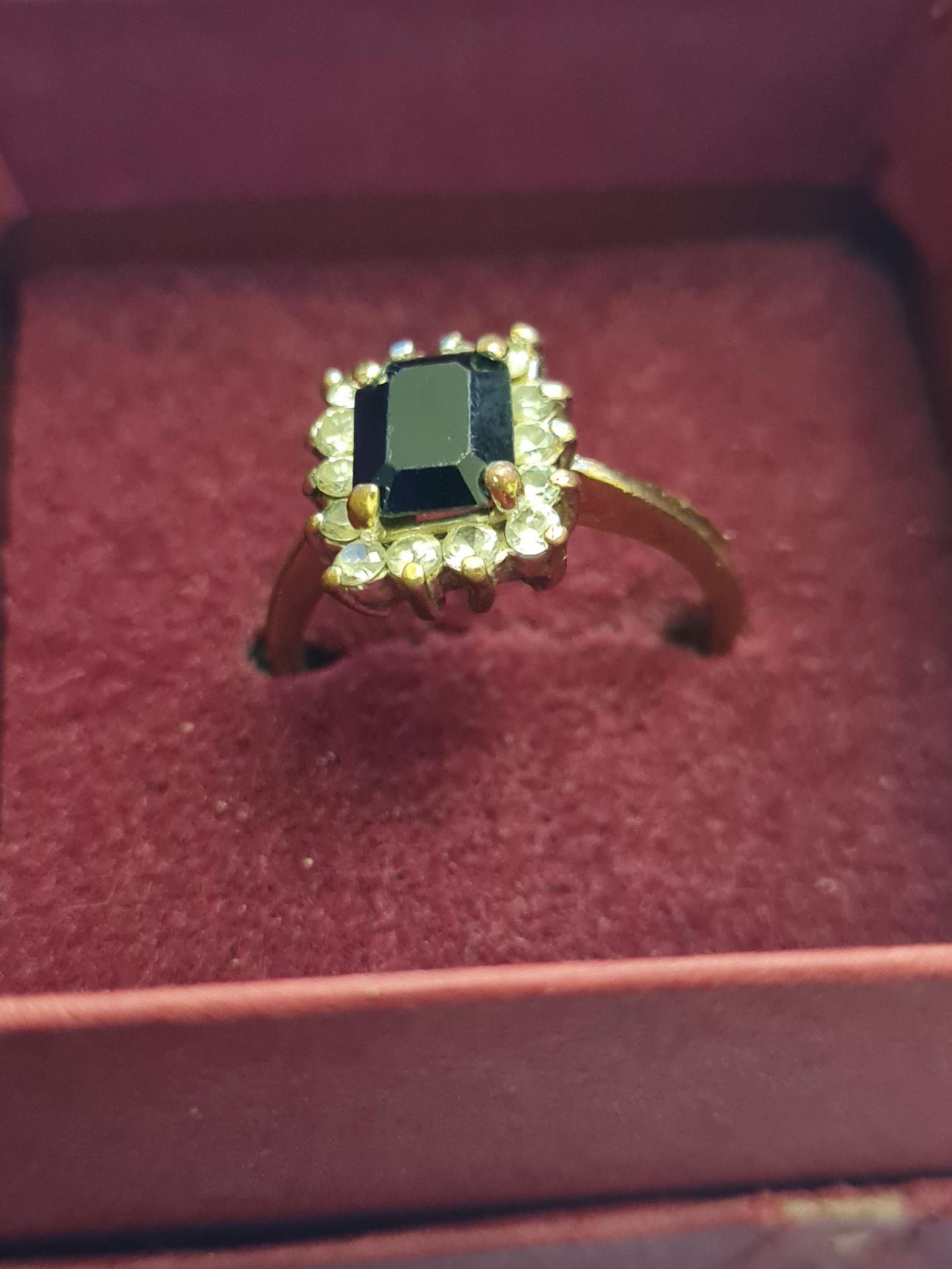 Ladies Ring with large stone