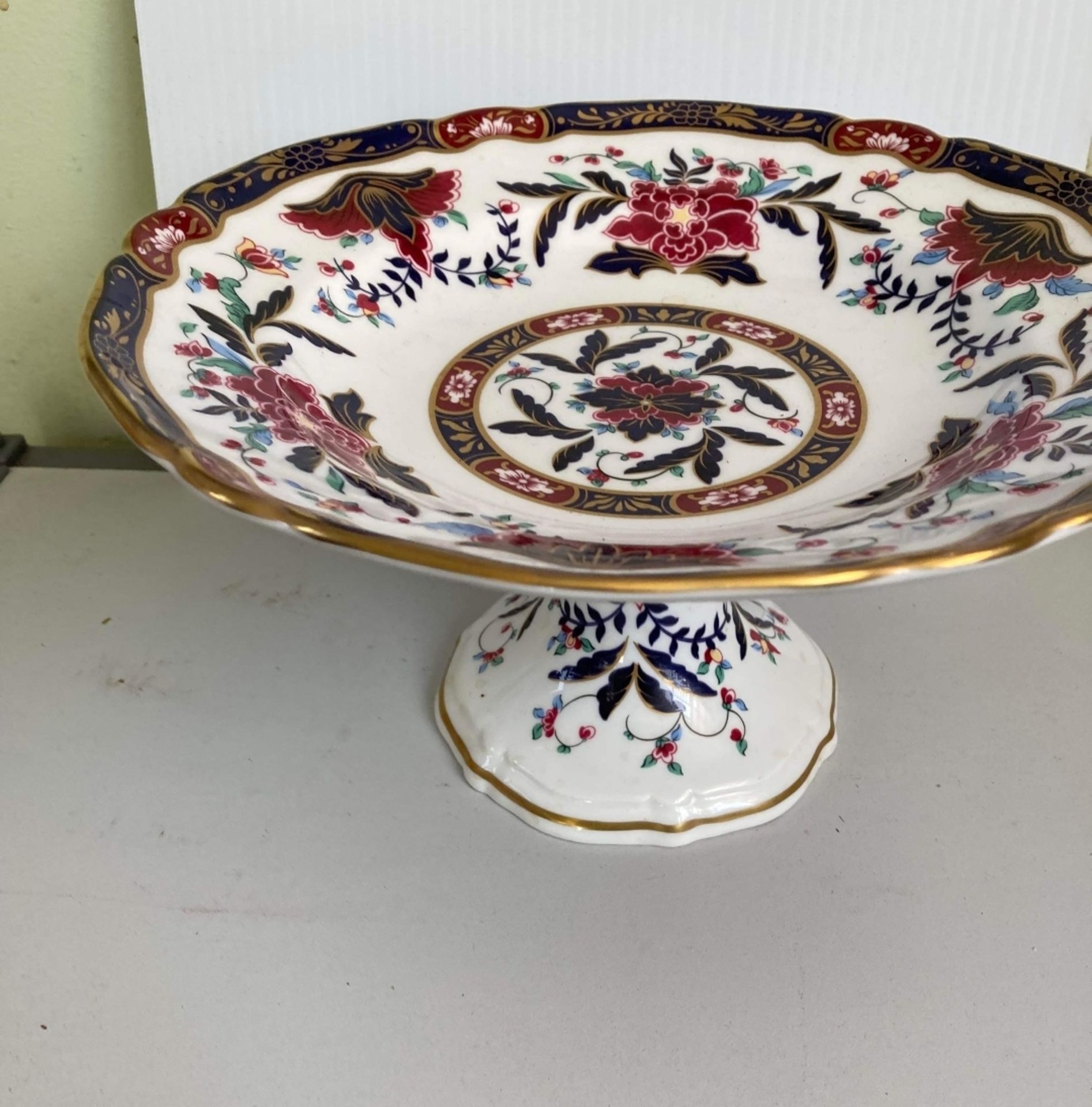 Comport royal Worechester prince regent cake stand