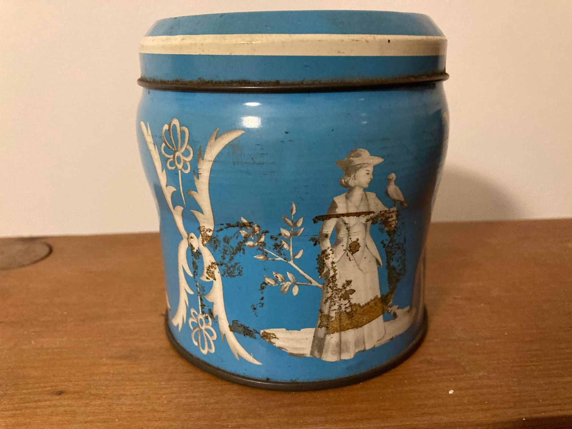 Vintage Collecters Tin