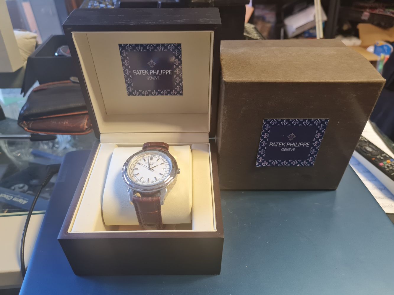 1st auction of the month 99 % no reserve over 200 watches ,waterford ,tyrone crystal  gold, silver , pop figures coins,models, lots added daily