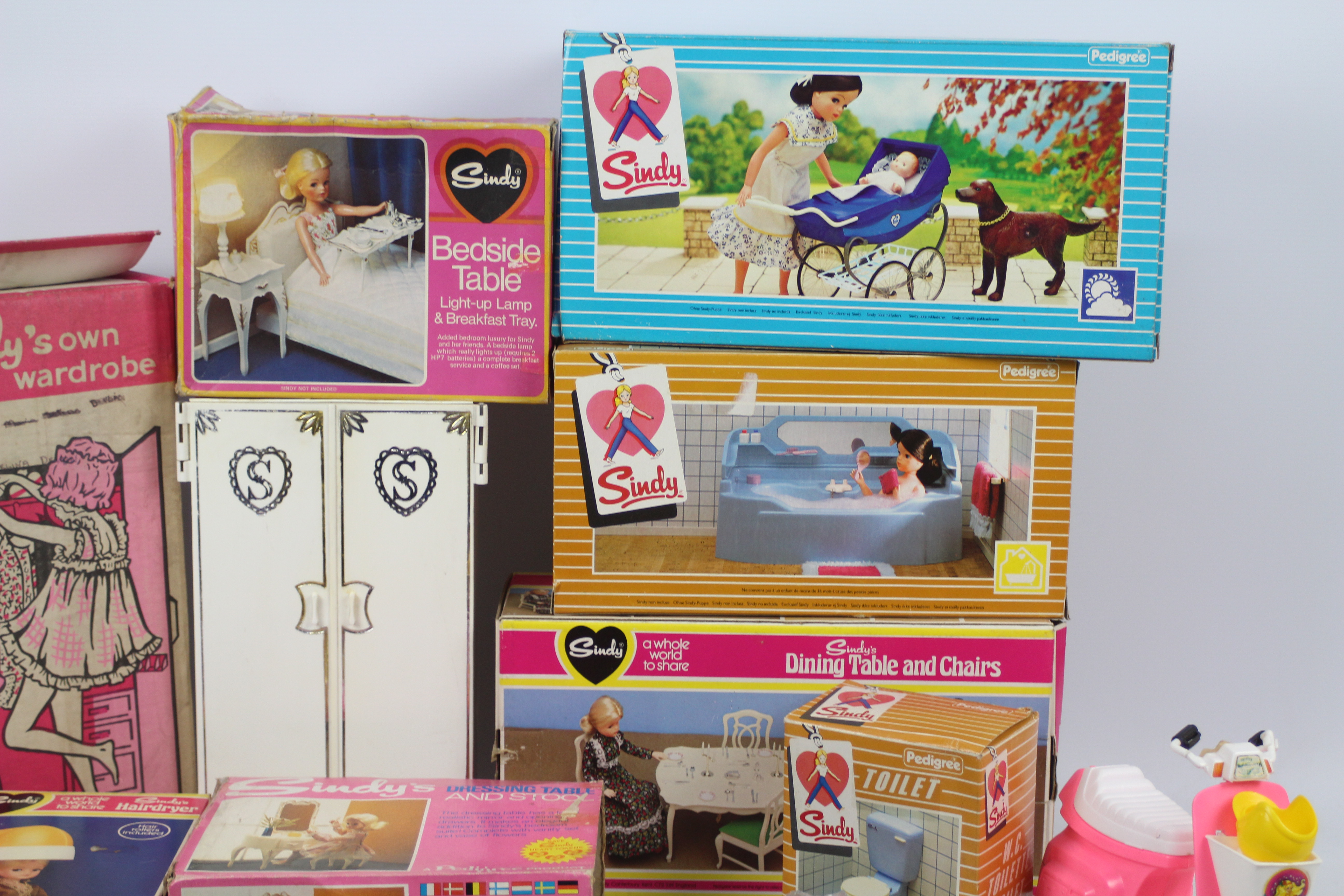 Sindy - A selection of 8 Boxed, - Image 3 of 5