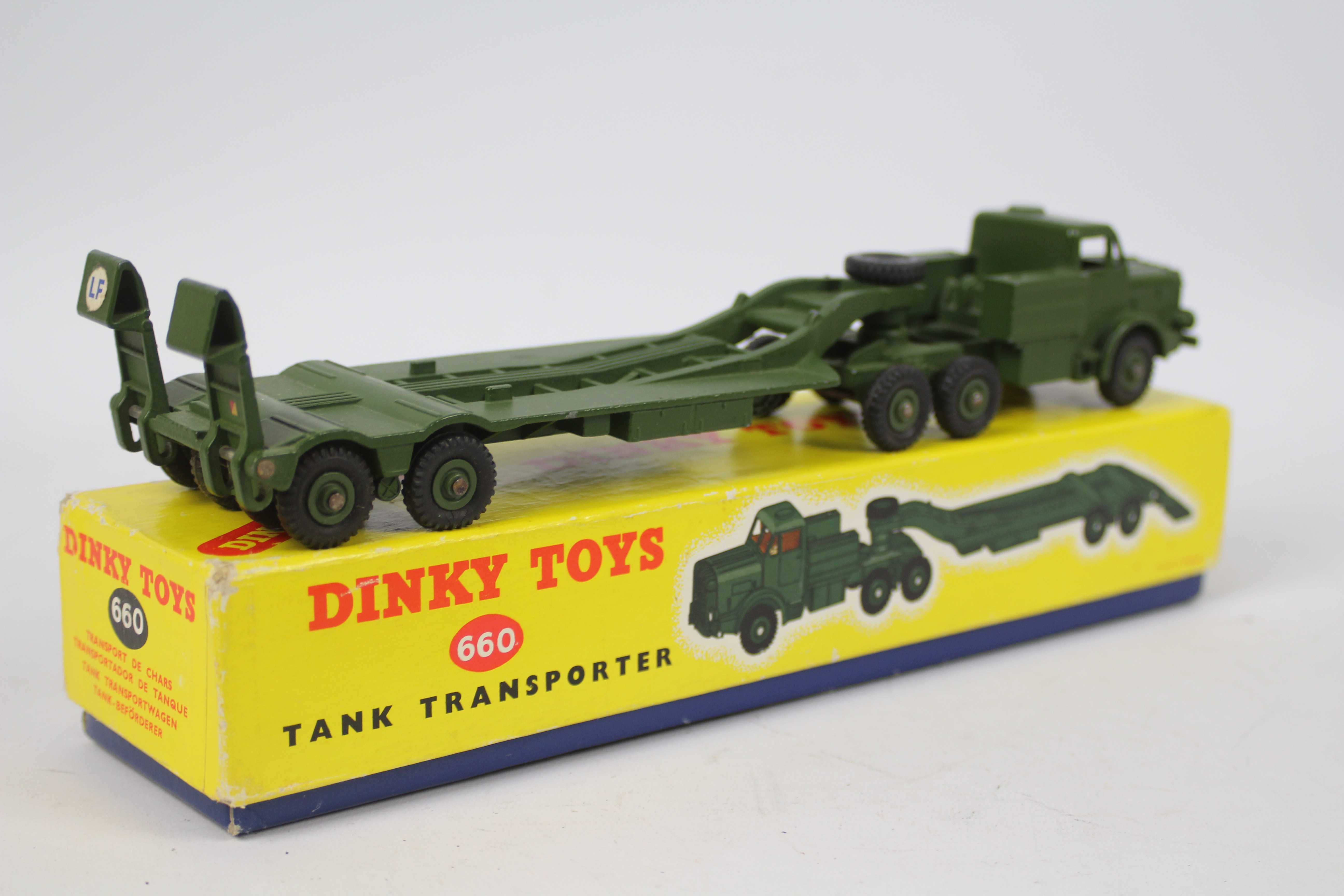 Dinky - Military - A boxed Dinky Military Thornycroft Mighty Antar Tank Transporter # 660. - Image 3 of 4