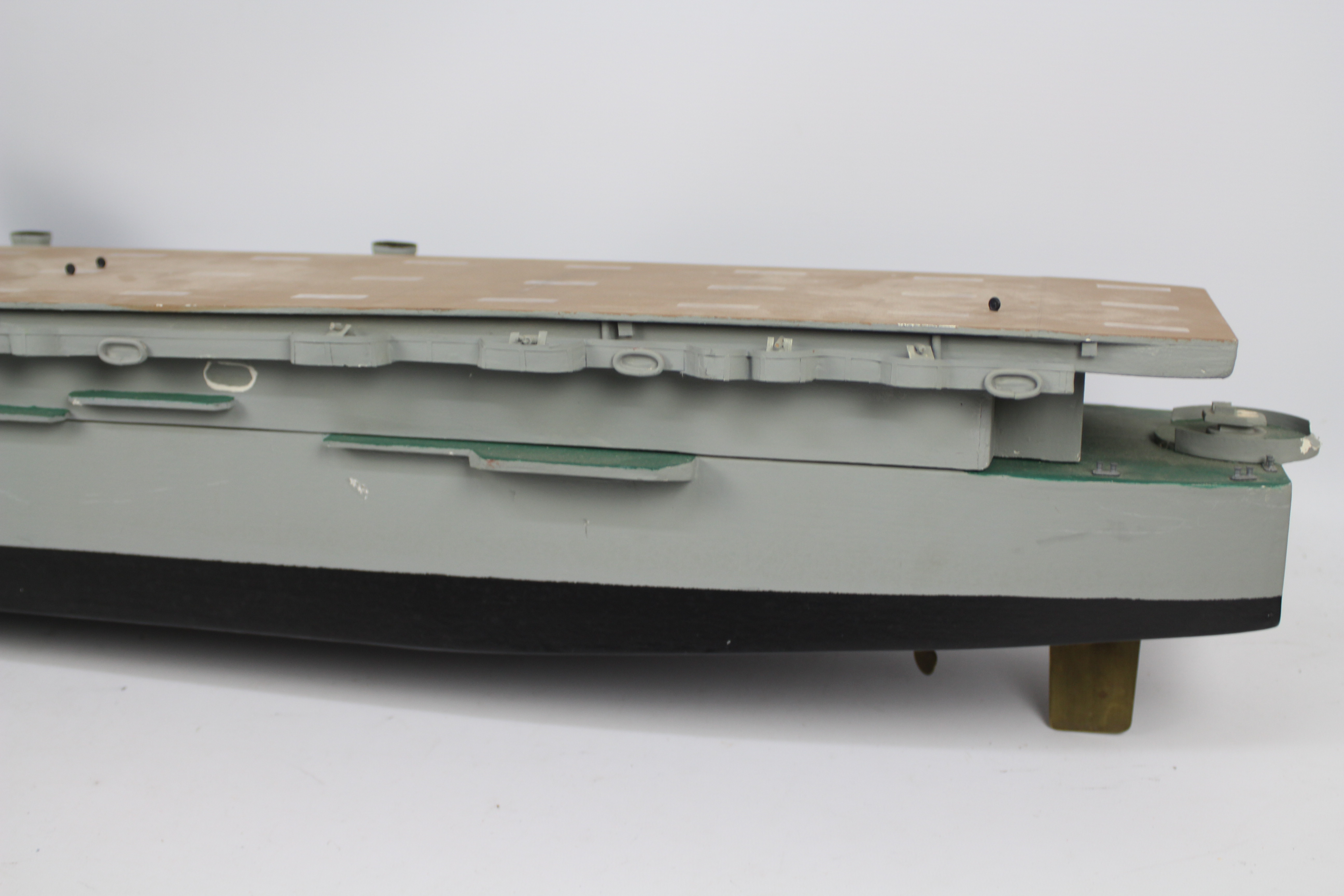 Futaba - A large wooden model of a Navy Aircraft Carrier measuring 109 cm in length by 22 cm in - Image 3 of 6