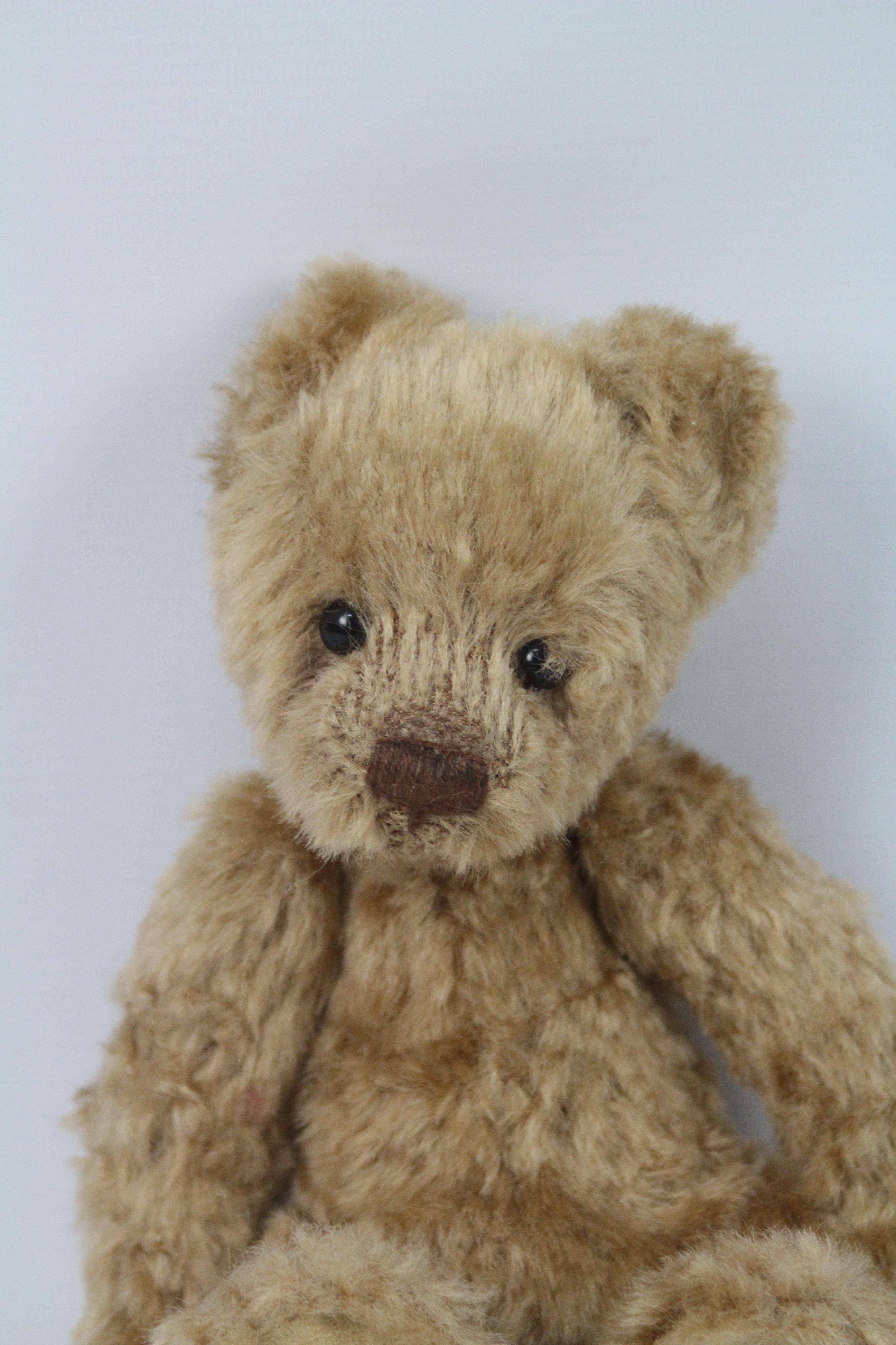 Charlie Bear - An unnamed 27cm tall Charlie Bear with ringing bell attached at neck, - Image 2 of 4